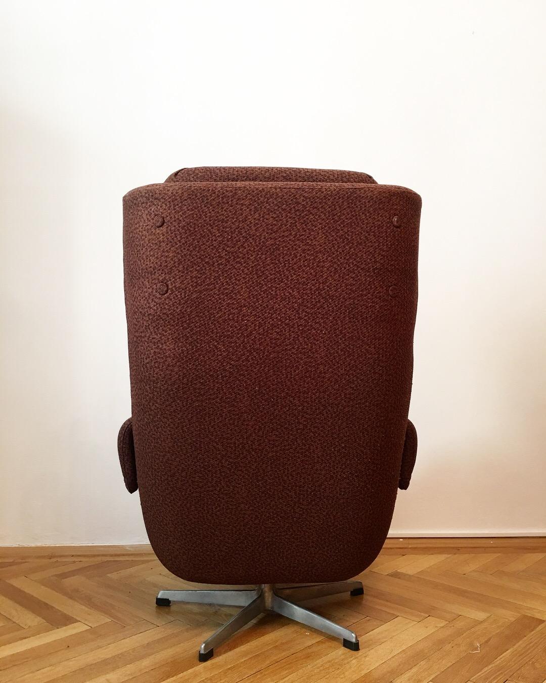 Czech Egg Armchair, 1960s In Good Condition In Prague, CZ