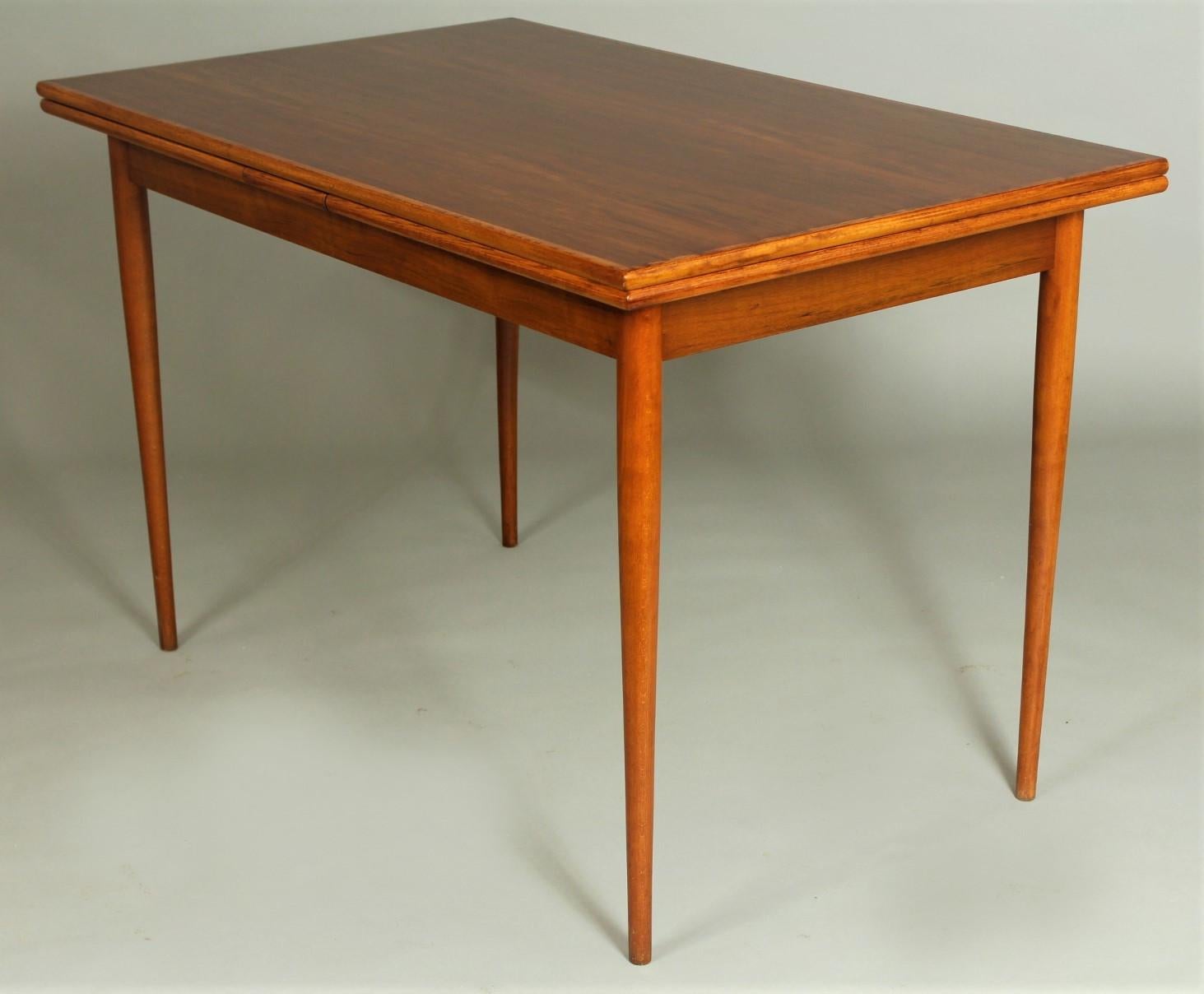 Mid-Century Modern Czech Extendable Dining Table, 1970s For Sale