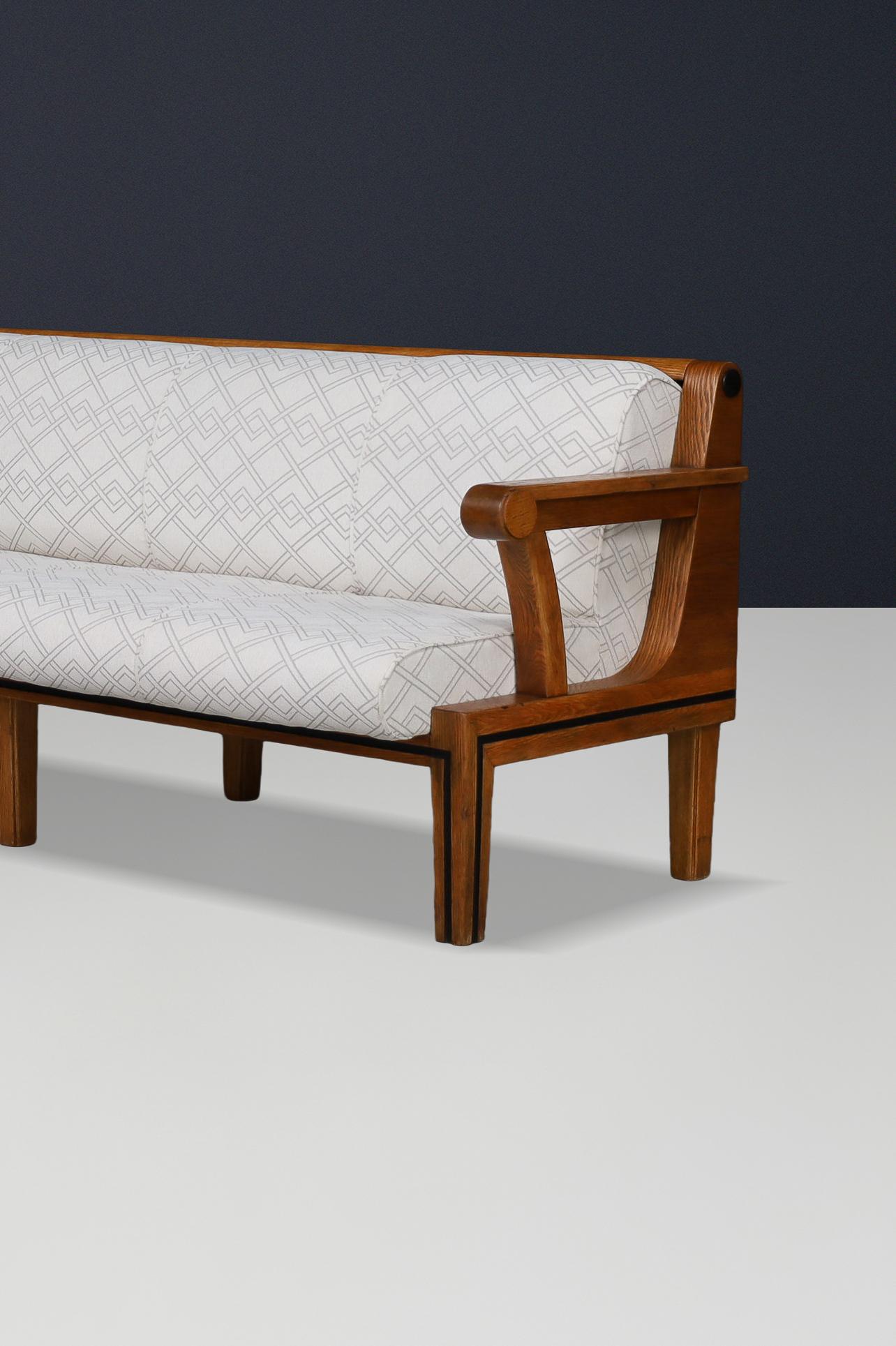 Czech Functionalist Oak Three-Seat Sofa, Czechoslovakia, 1930s For Sale 1