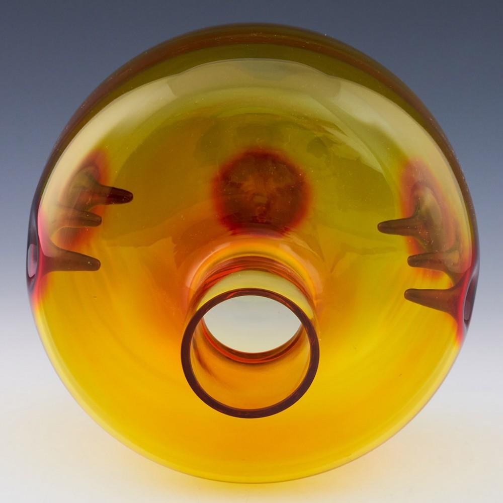 Skulpturale Granatvase aus tschechischem Glas, entworfen von Pavel Hlava, um 1965 (20. Jahrhundert) im Angebot