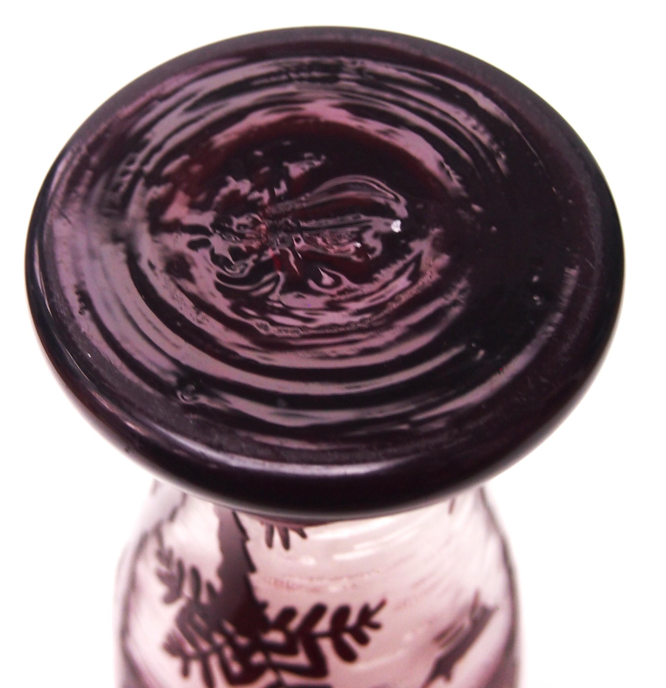 Vetro artistico Vaso in vetro con cammeo di paesaggio tropicale ceco Kralik Art Deco, circa 1925 in vendita