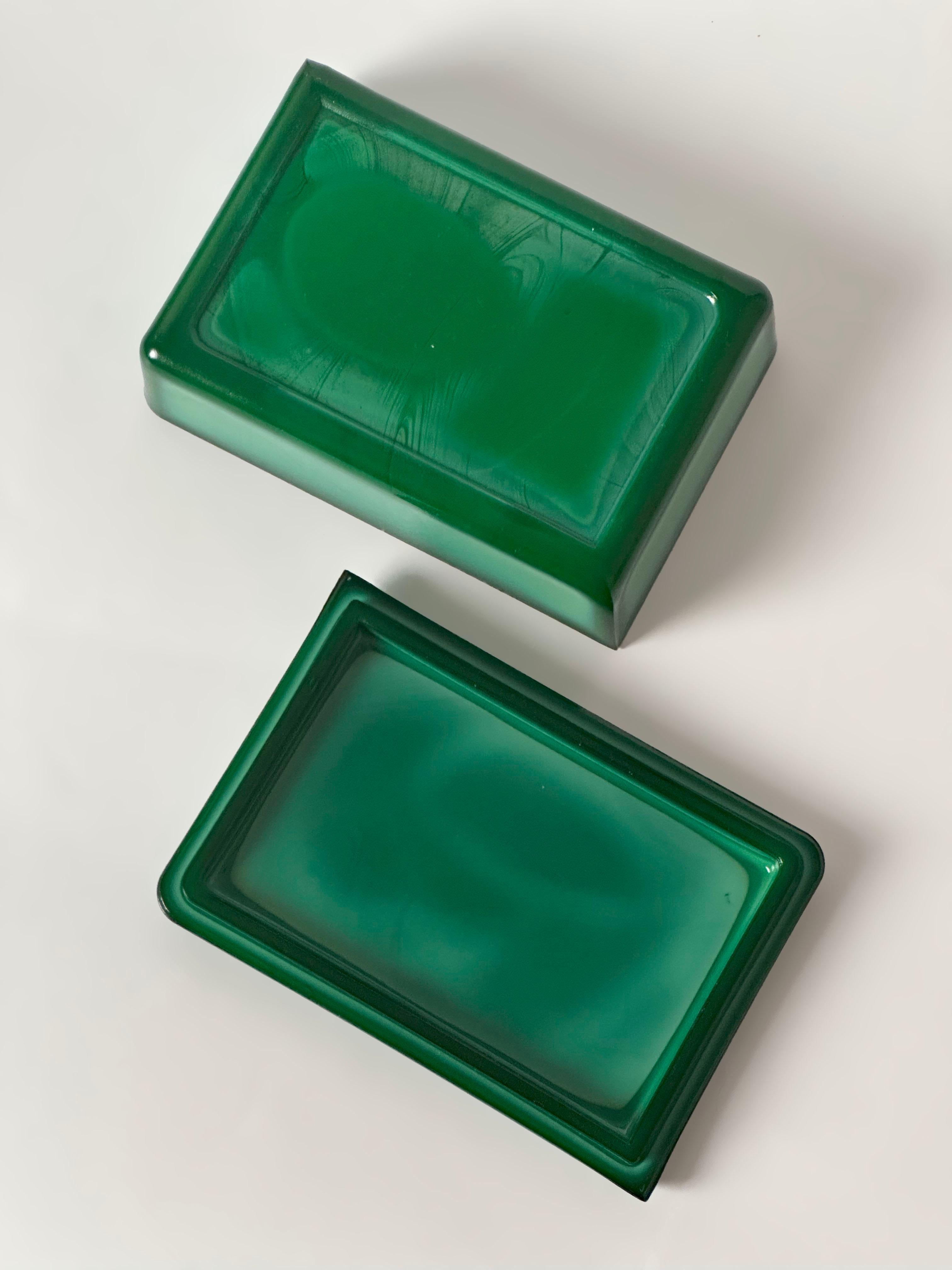 20ième siècle Boîte à bibelots en verre malachite tchèque dans le style de Schlevogt, vers 1950 en vente