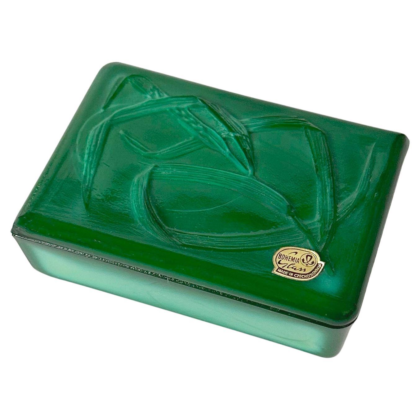 Boîte à bibelots en verre malachite tchèque dans le style de Schlevogt, vers 1950 en vente