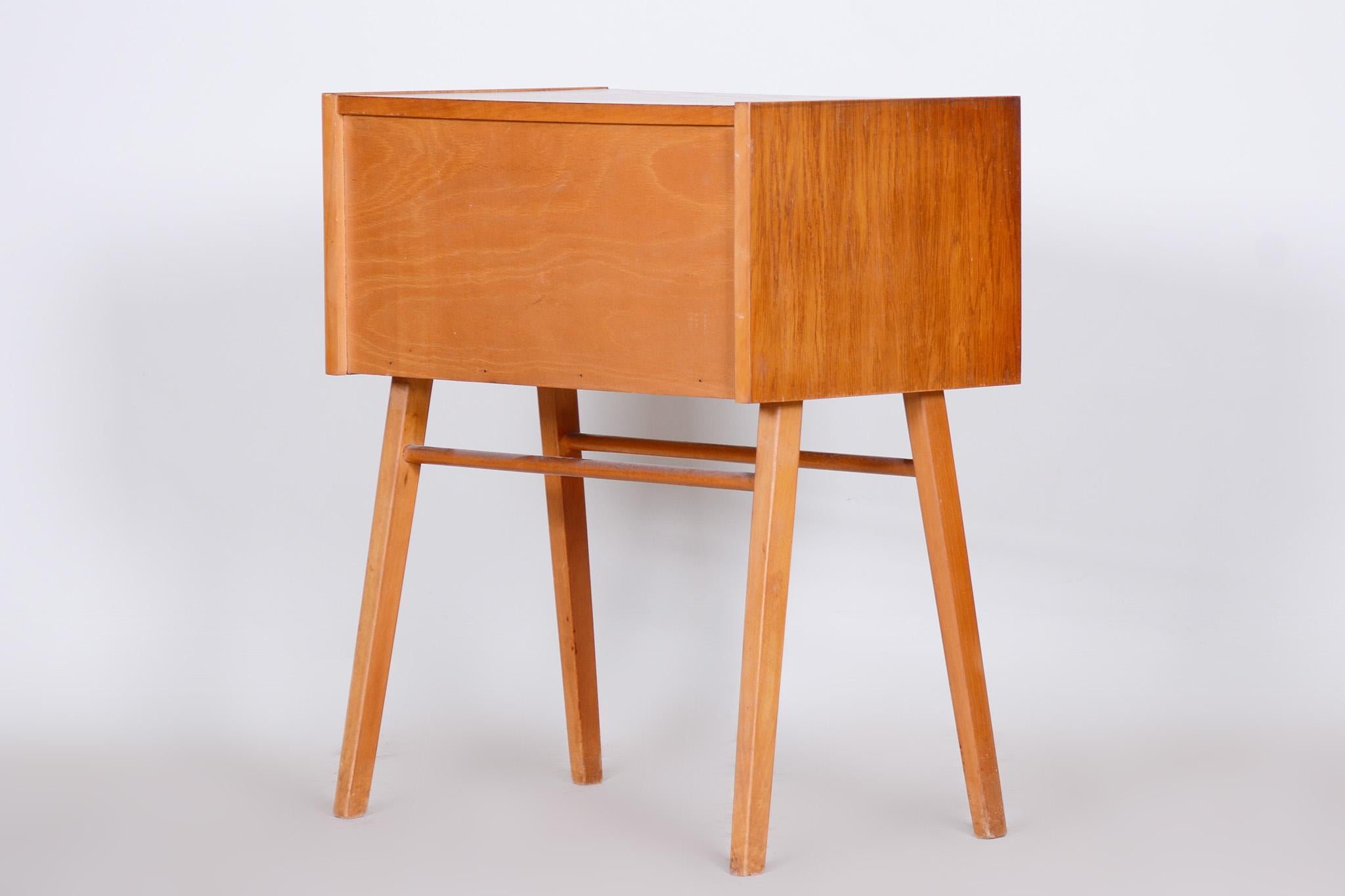 Czech Mid-Century Side Table, Cabinet Made Out of Oak, 1950s, Refreshed Polish For Sale 4