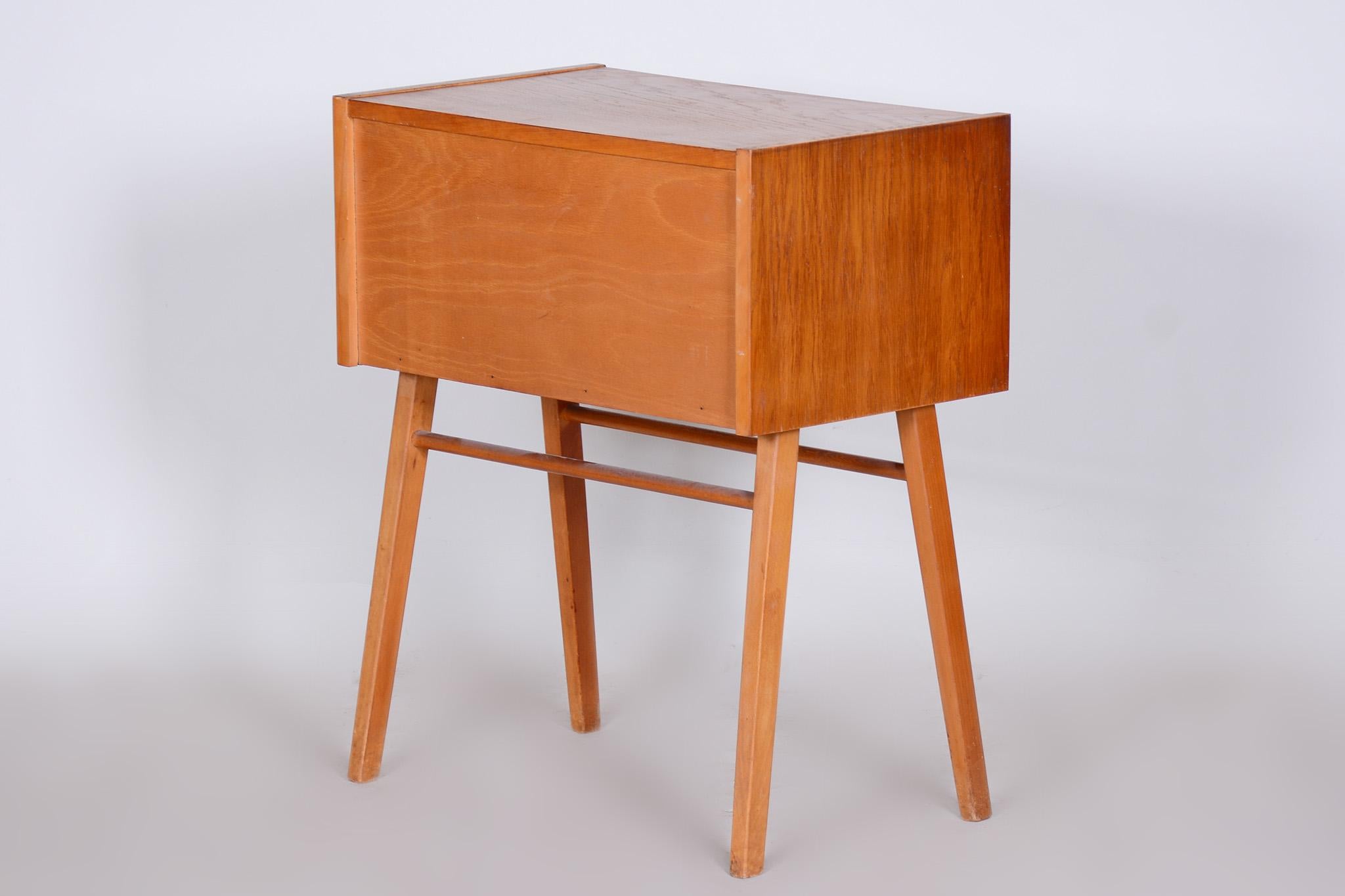 Czech Mid-Century Side Table, Cabinet Made Out of Oak, 1950s, Refreshed Polish For Sale 3