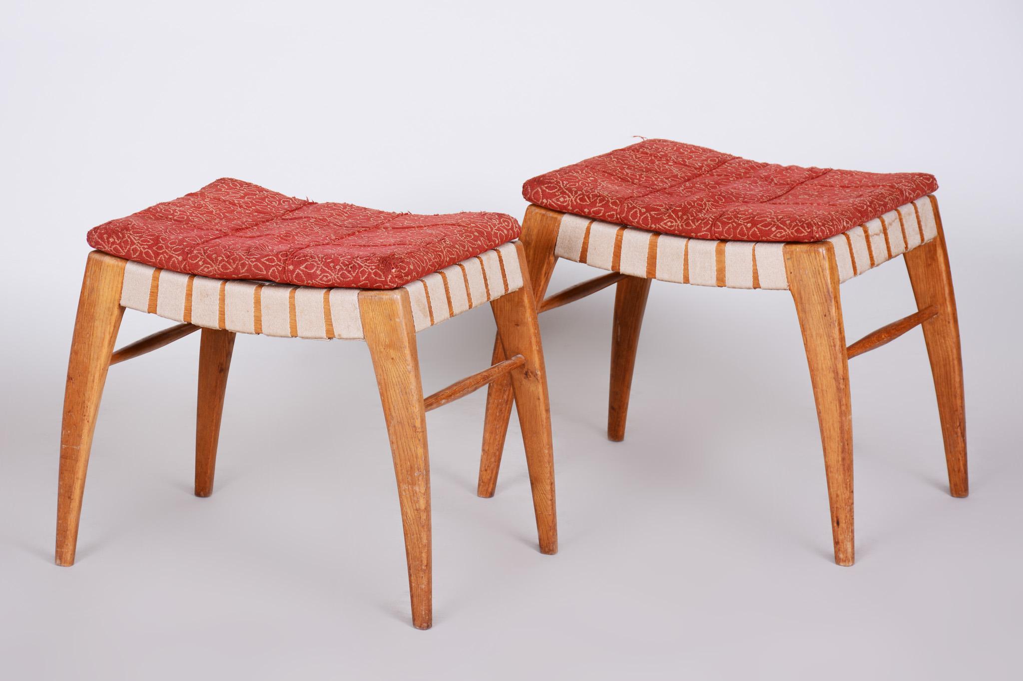 Midcentury beech sofa
Material: Beech
Completely restored. New upholstery,
Source: Czechia (Czechoslovakia)
Period: 1950-1959.
   