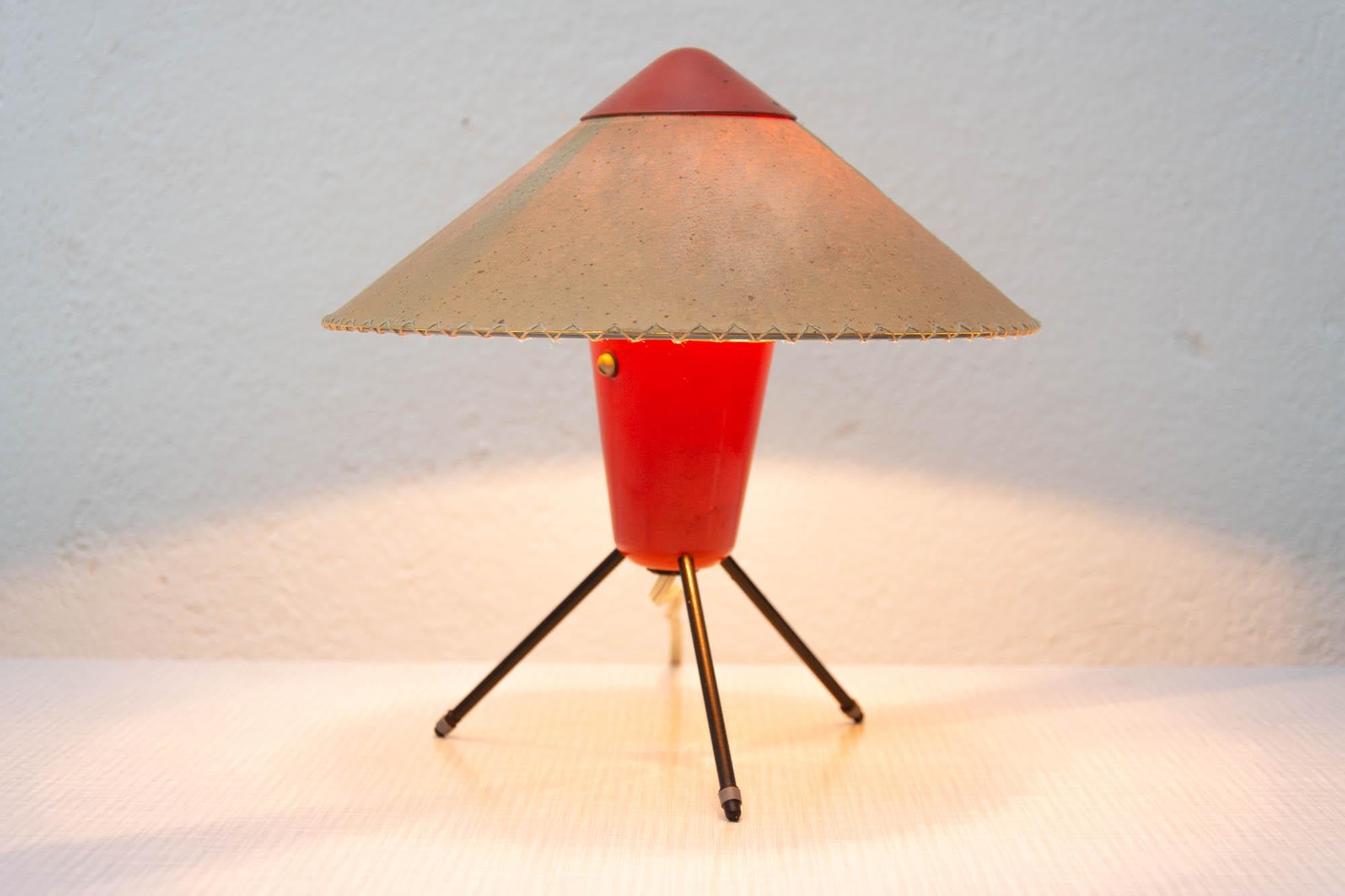 This desk was designed by Helena Frantova and produced by Okolo in the 1950 in the former Czechoslovakia.

This Helena Frantova tripod table lamp exists in several colours; green, blue, yellow, red… This table lamp exists in several variations.