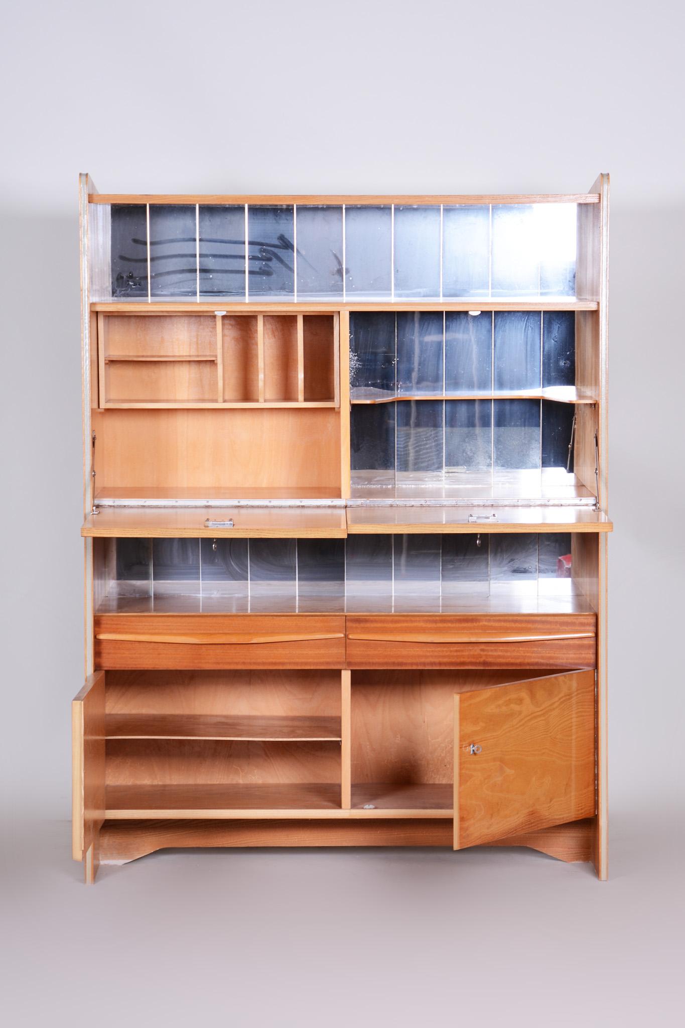 Mid-Century moderno Credenza di metà secolo in Oak Oak, anni '50, ben conservata, frassino e mogano in vendita
