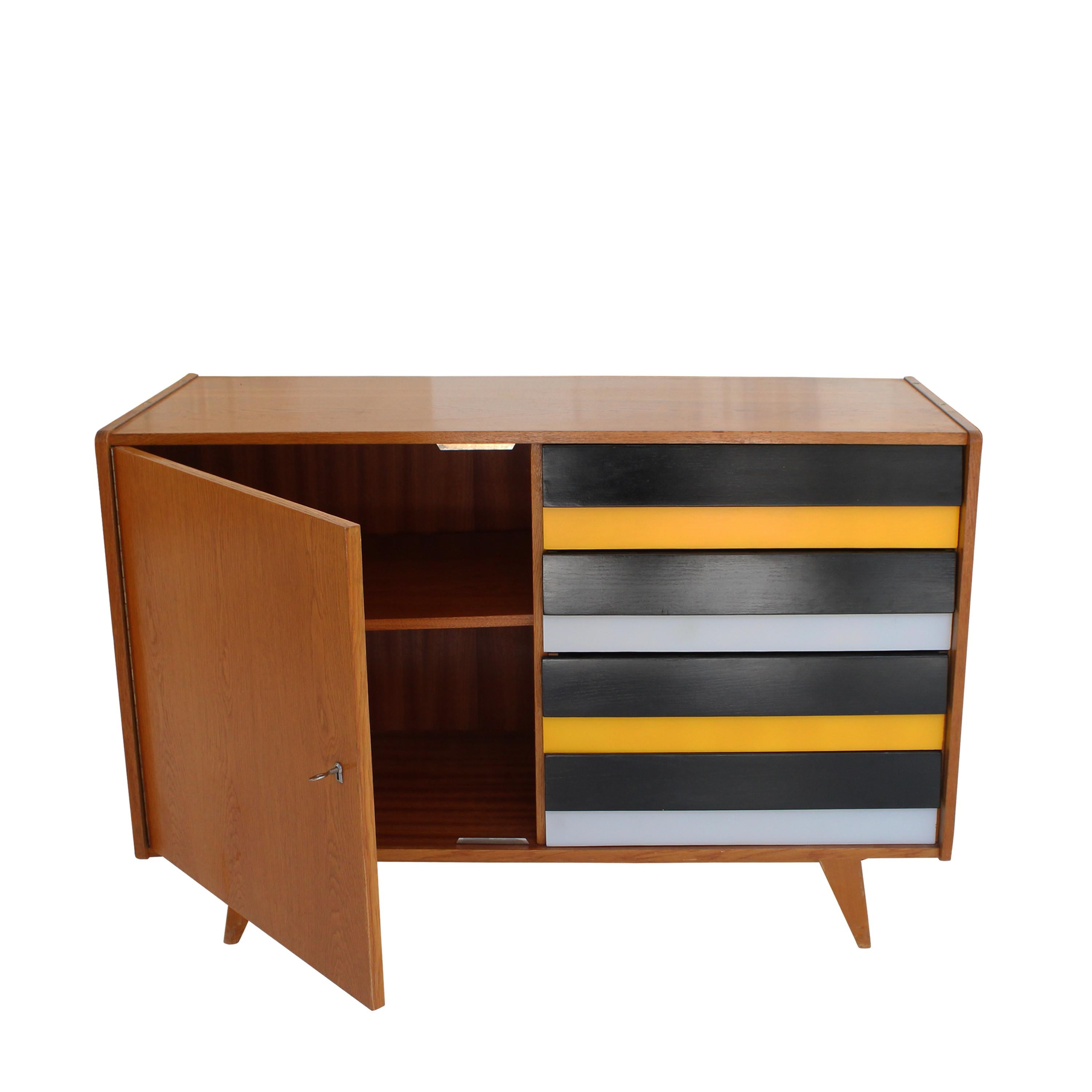 Czech Oak Sideboard with Left-Side Lacquered Drawers, Czechoslovakia, 1960s For Sale 1