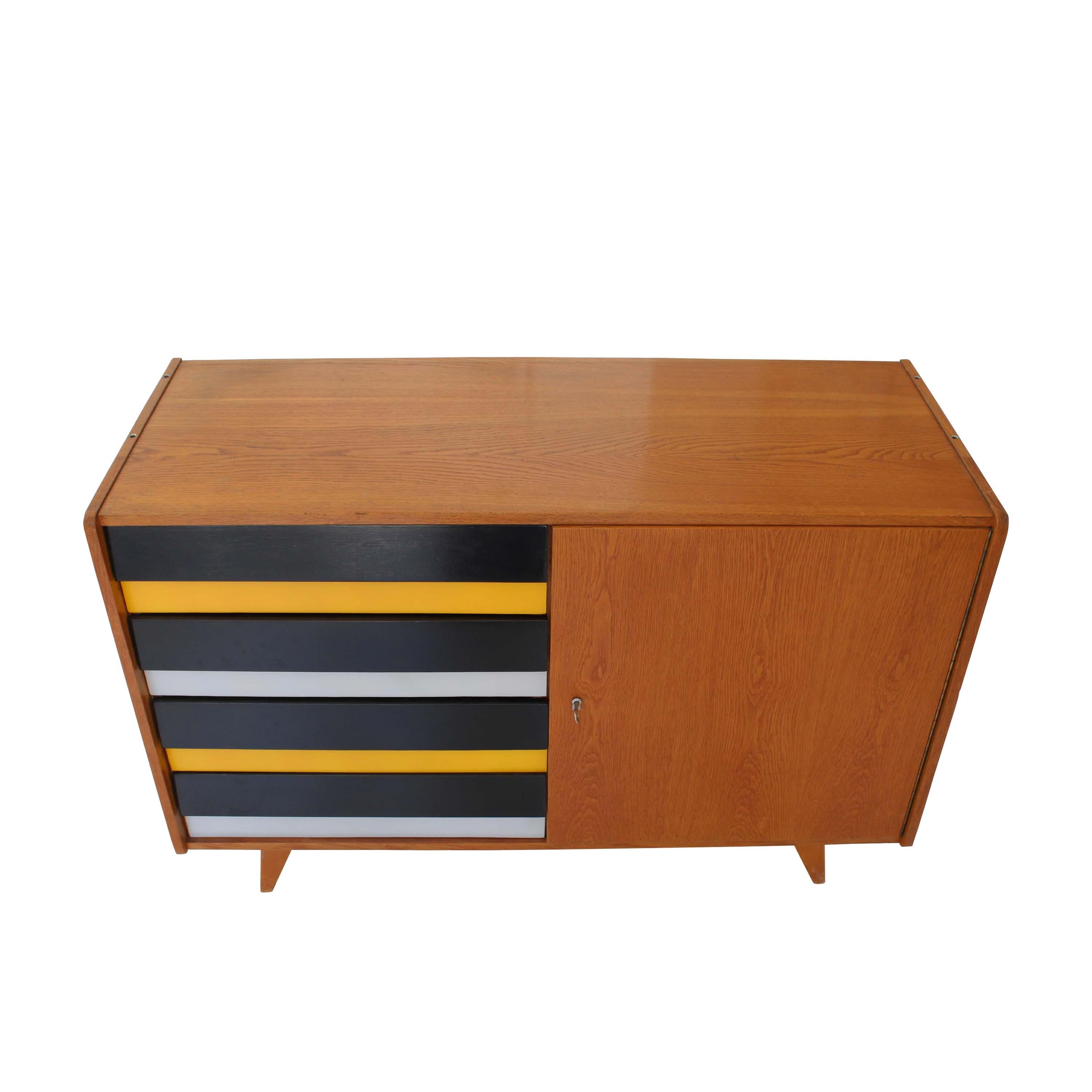 Mid-20th Century Czech Oak Sideboard with Right-Side Lacquered Drawers, Czechoslovakia, 1960s For Sale