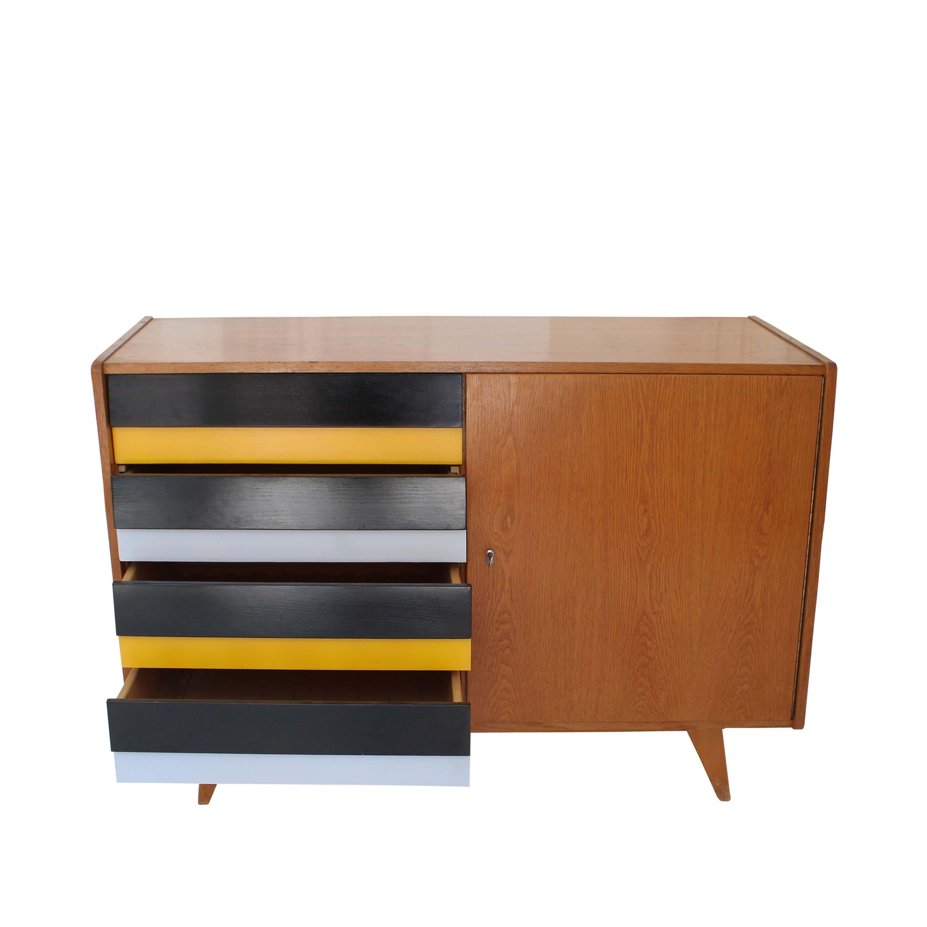 Czech Oak Sideboard with Right-Side Lacquered Drawers, Czechoslovakia, 1960s For Sale 2
