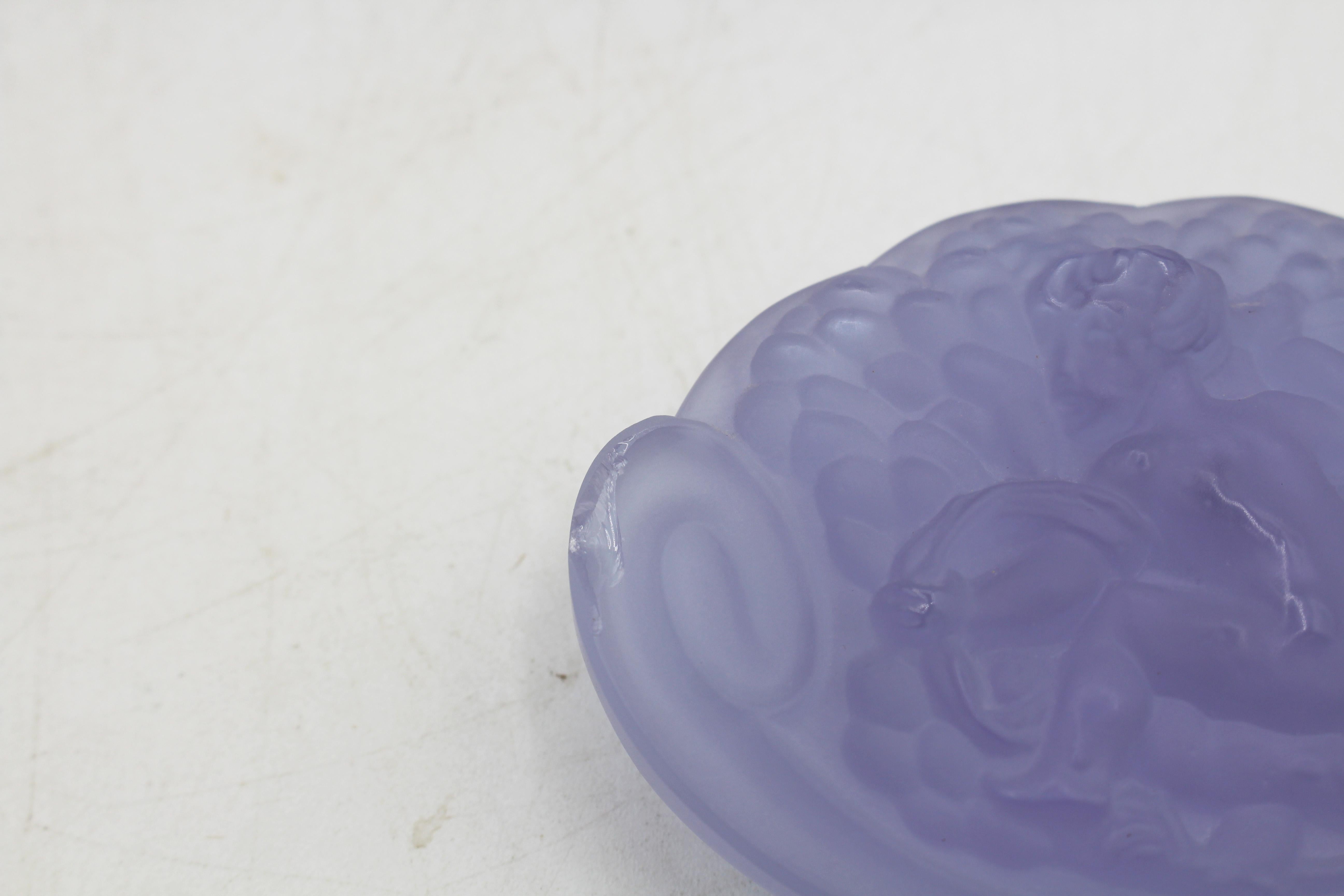 Czech Pair of Art Deco Period Light Violet Frosted Glass Perfume Bottles For Sale 2