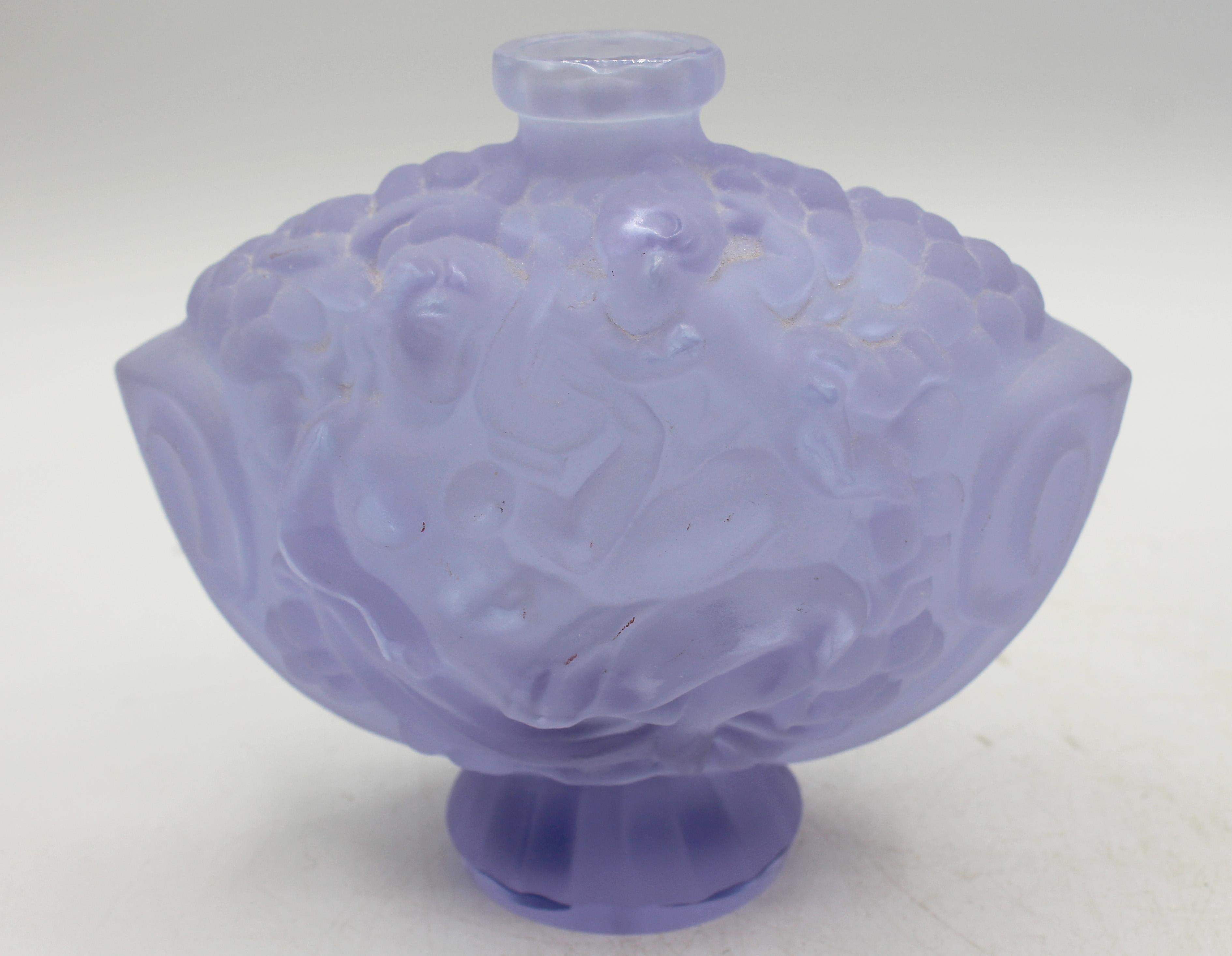 Czech Pair of Art Deco Period Light Violet Frosted Glass Perfume Bottles For Sale 4