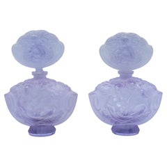 Coppia di flaconi di profumo in vetro smerigliato viola chiaro del periodo Art Déco