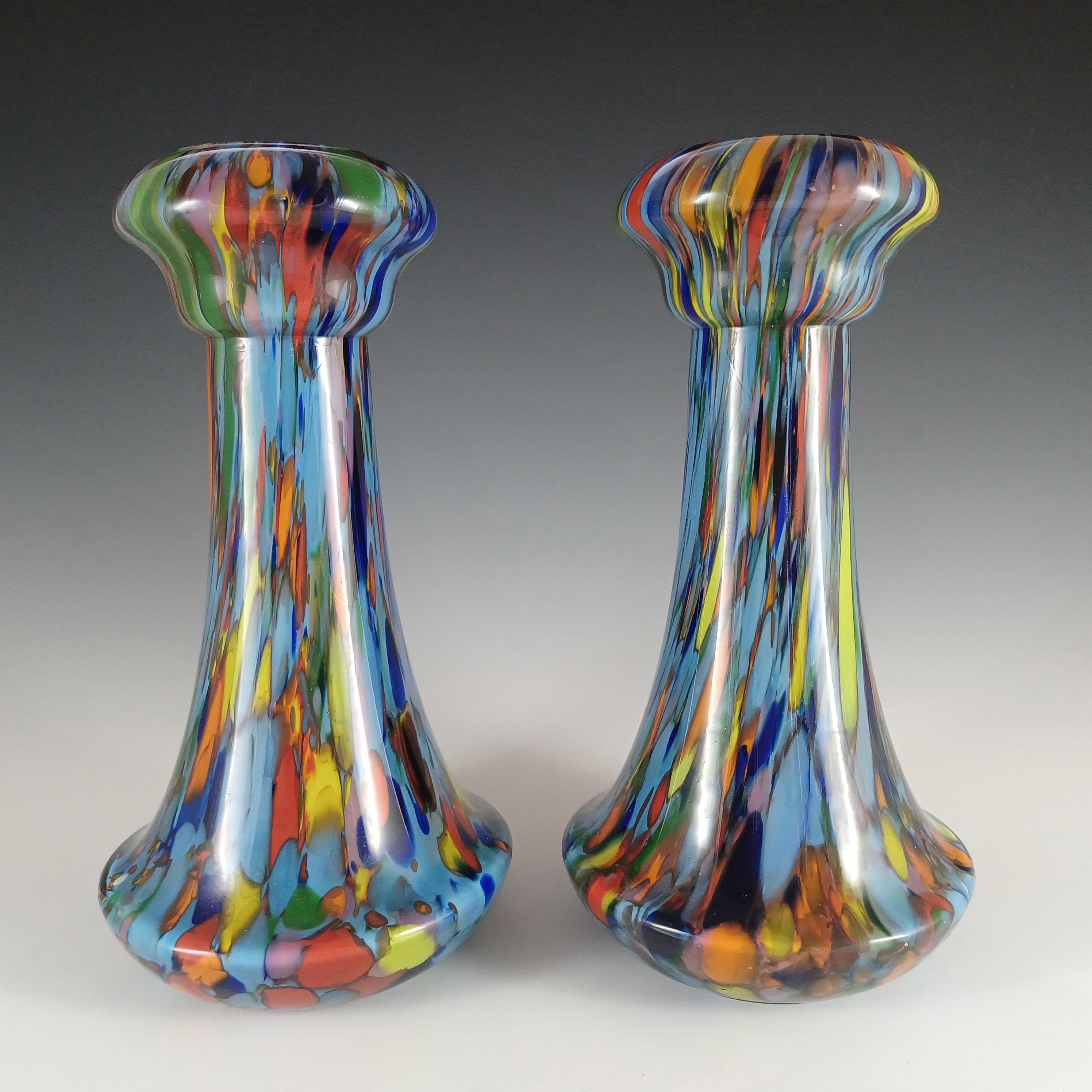 Magnífico par de jarrones checos de cristal soplado multicolor de los años 30/40, fabricados con una técnica conocida como cristal 