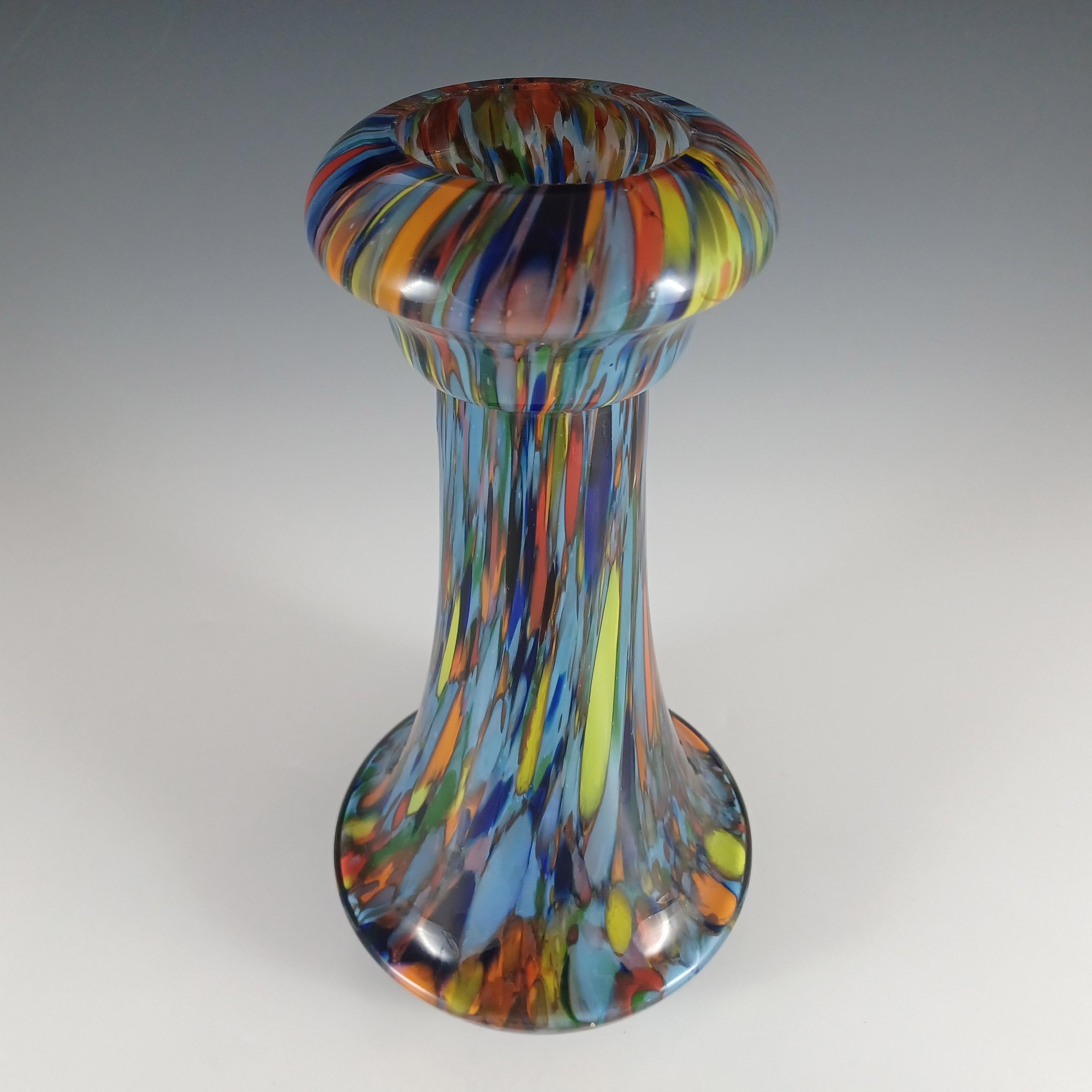 Pareja de jarrones checos de cristal salpicado art déco multicolor Checo en venta