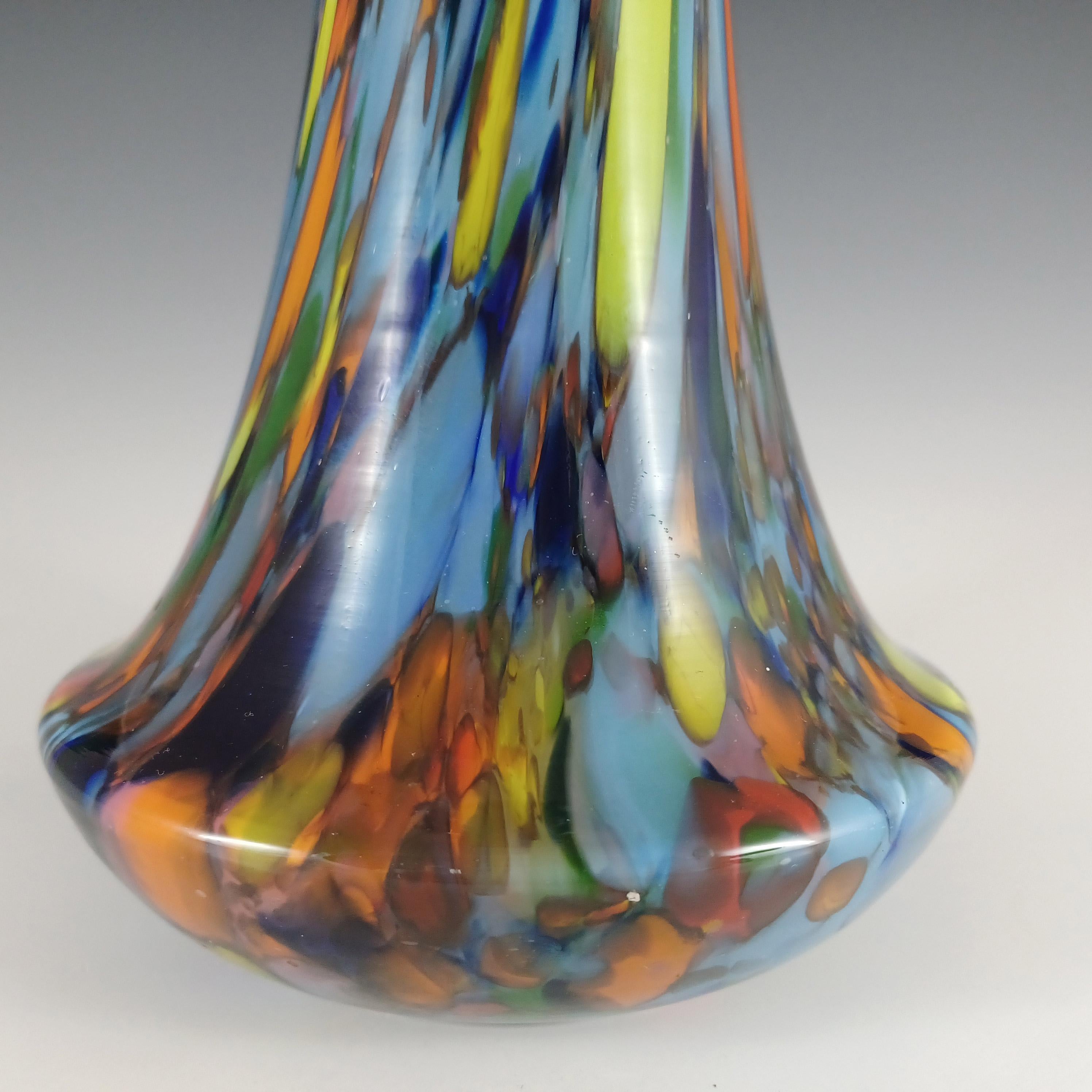 Pareja de jarrones checos de cristal salpicado art déco multicolor Hecho a mano en venta