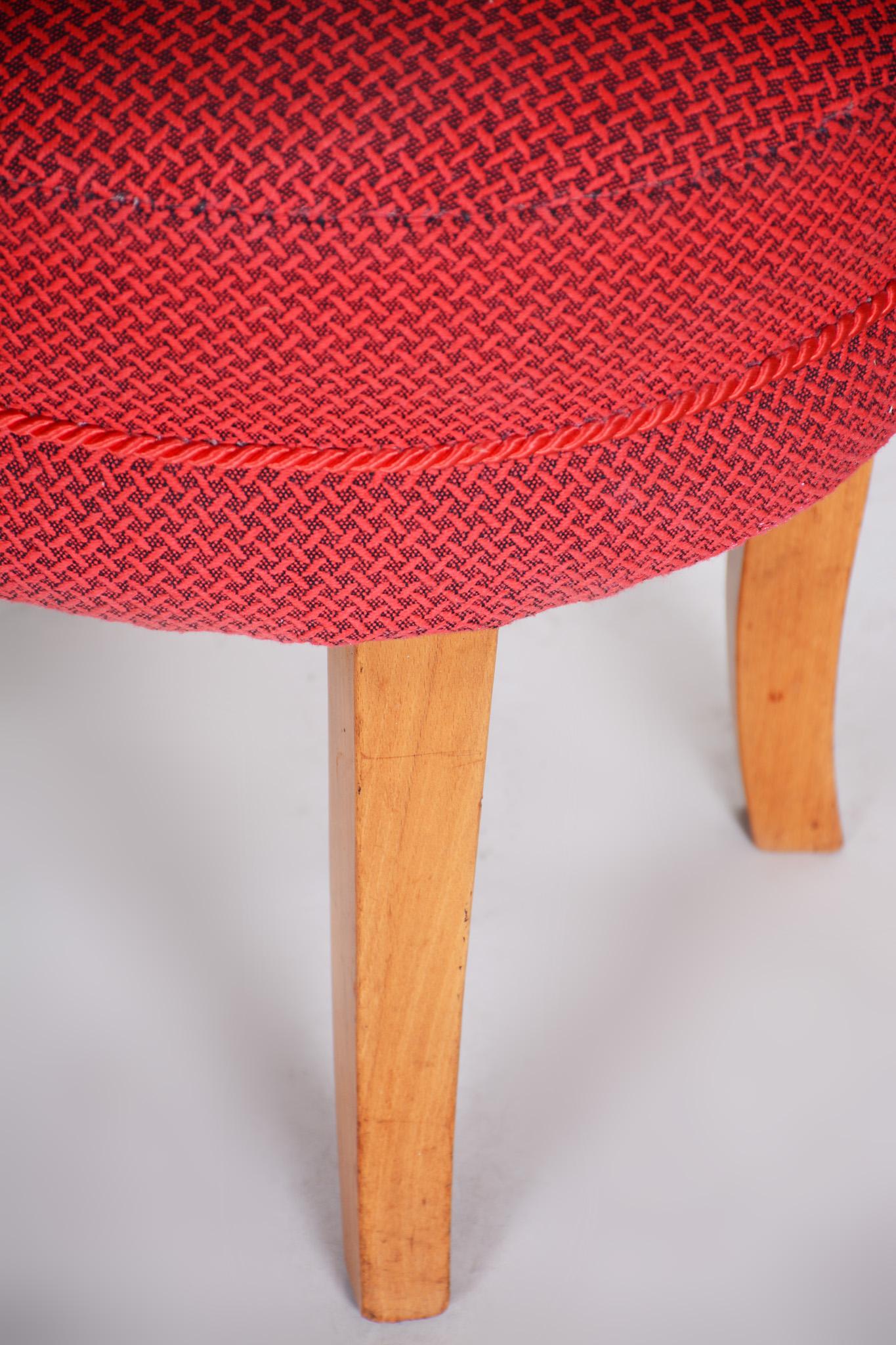Czech Red Beech Midcentury Stool, Original Well Preserved Condition, 1950s In Good Condition For Sale In Horomerice, CZ