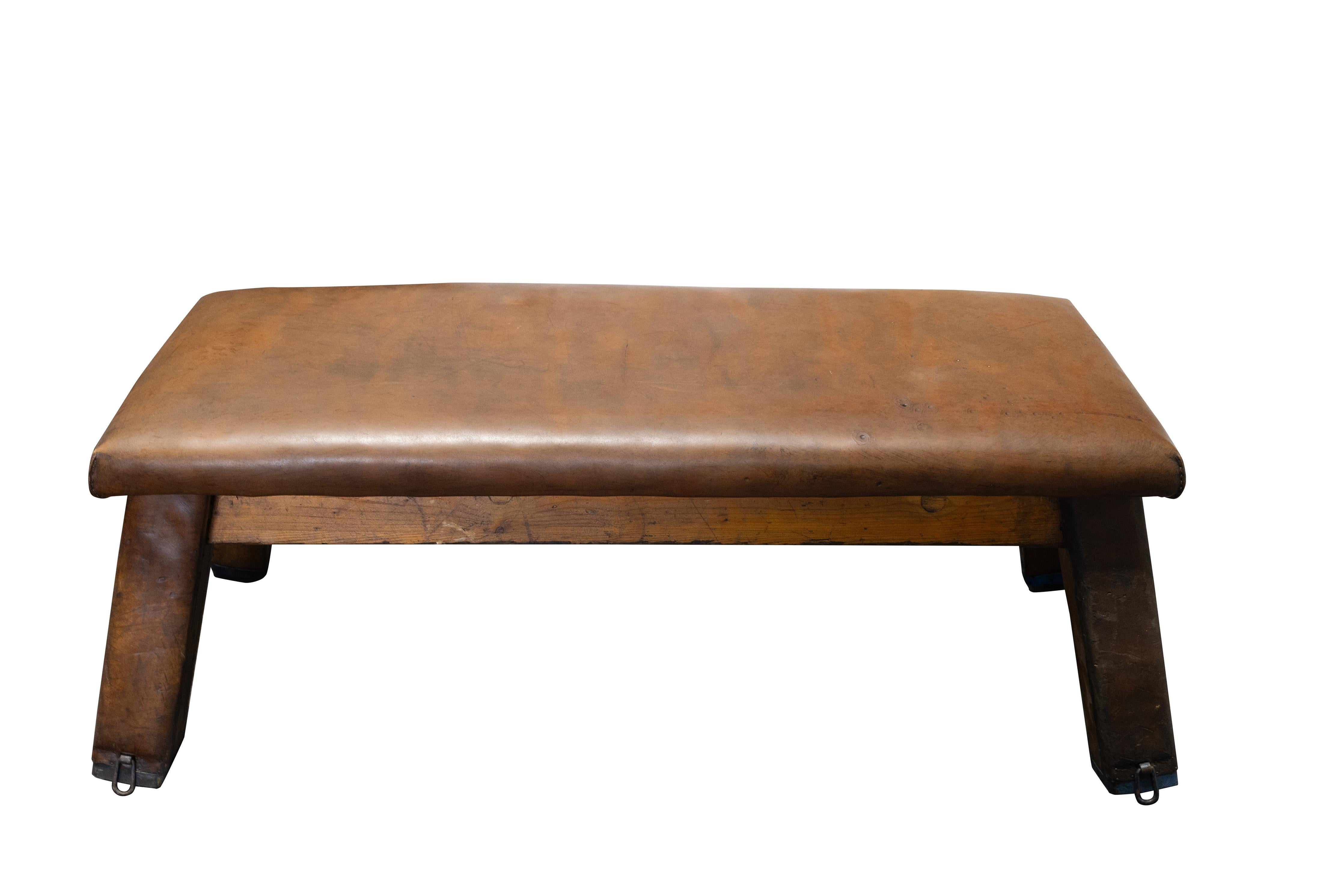 Ceco Czech Republic Vaulting Horse Bench with Padded Legs in vendita