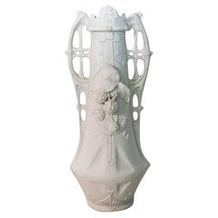 Tschechischer Sezessionistischer Jugendstil 1920 Große Vase aus weißem Biskuitporzellan