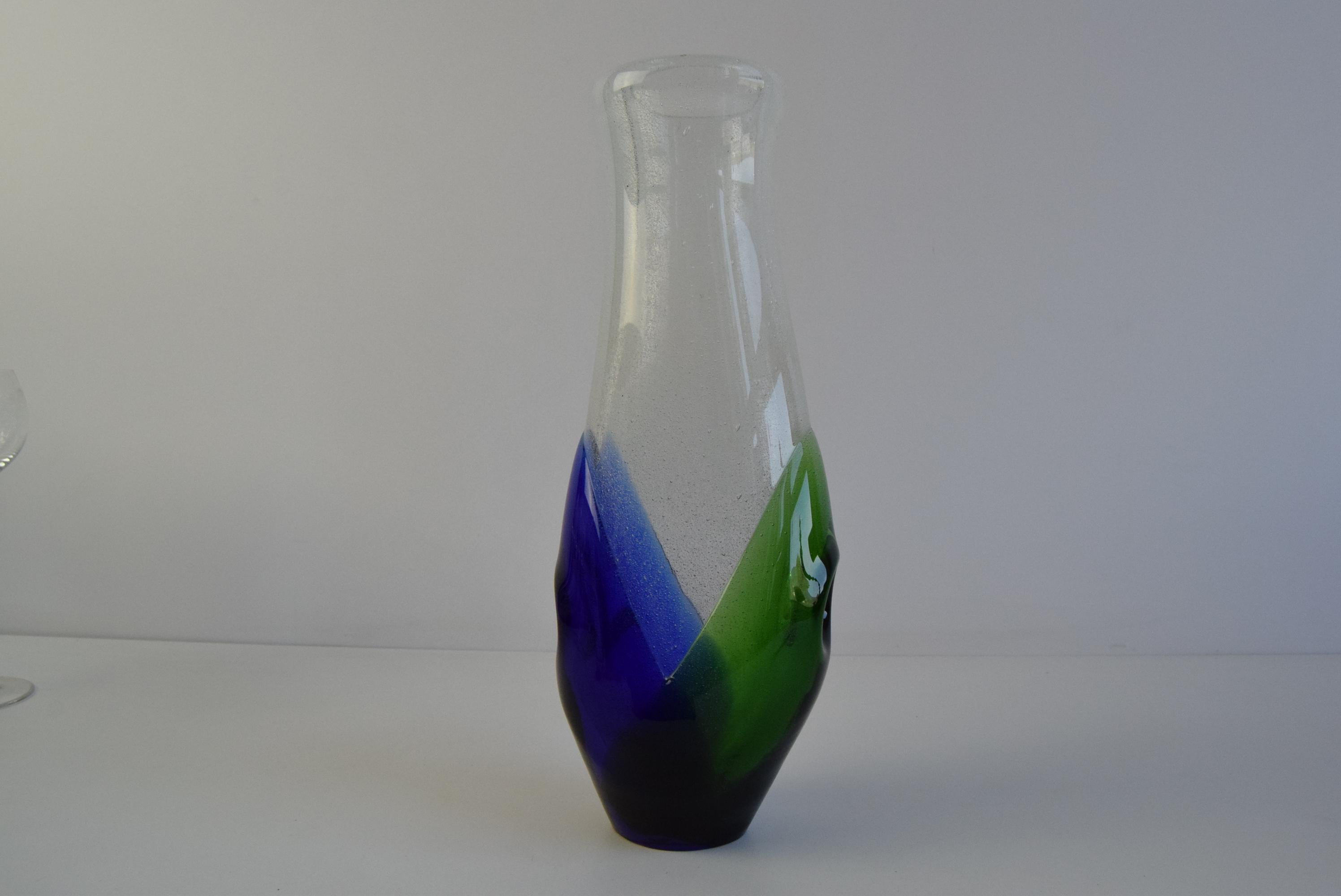 Czech Sommerso Art Glass Vase in Blue and Green In Good Condition For Sale In Praha, CZ