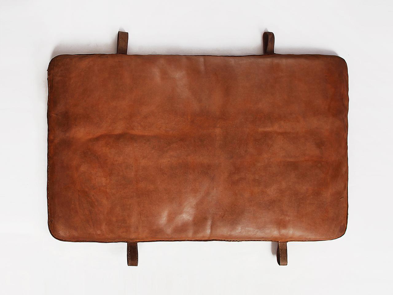 Czech Vintage Leather Gym Mat I, 1930s In Good Condition In Wien, AT