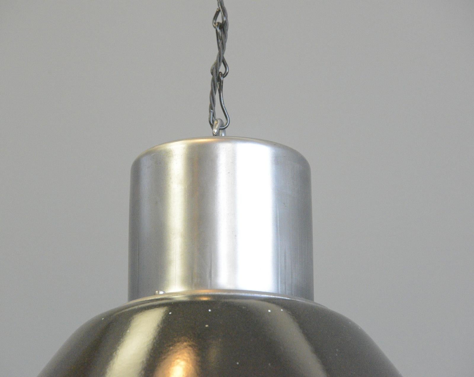 Lampes suspendues industrielles XL tchèques, vers 1950 en vente 1