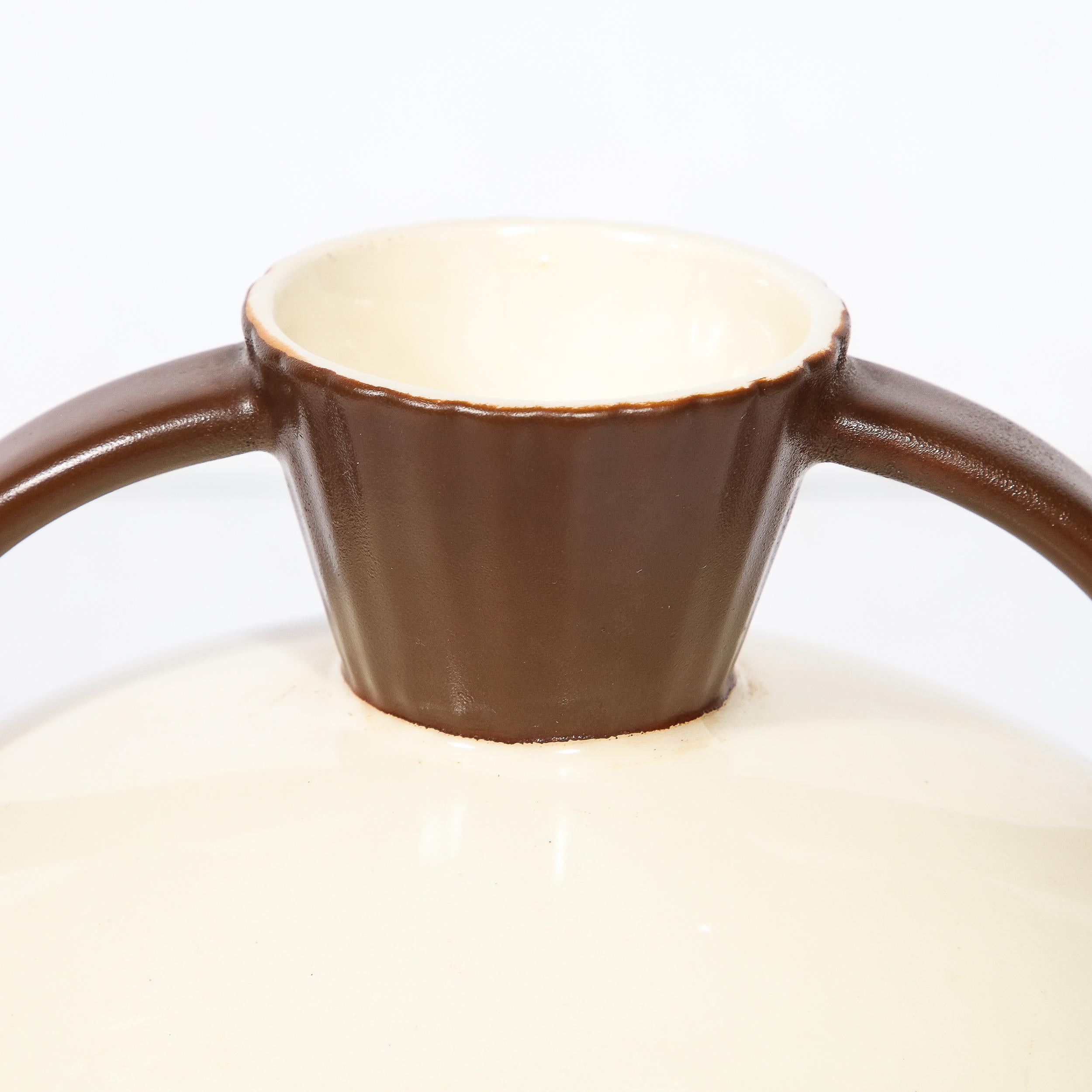 Tschechische, handgefertigte Art-Dco-Vase aus cremefarbener und bernsteinfarbener Keramik von Royal Crown im Angebot 1