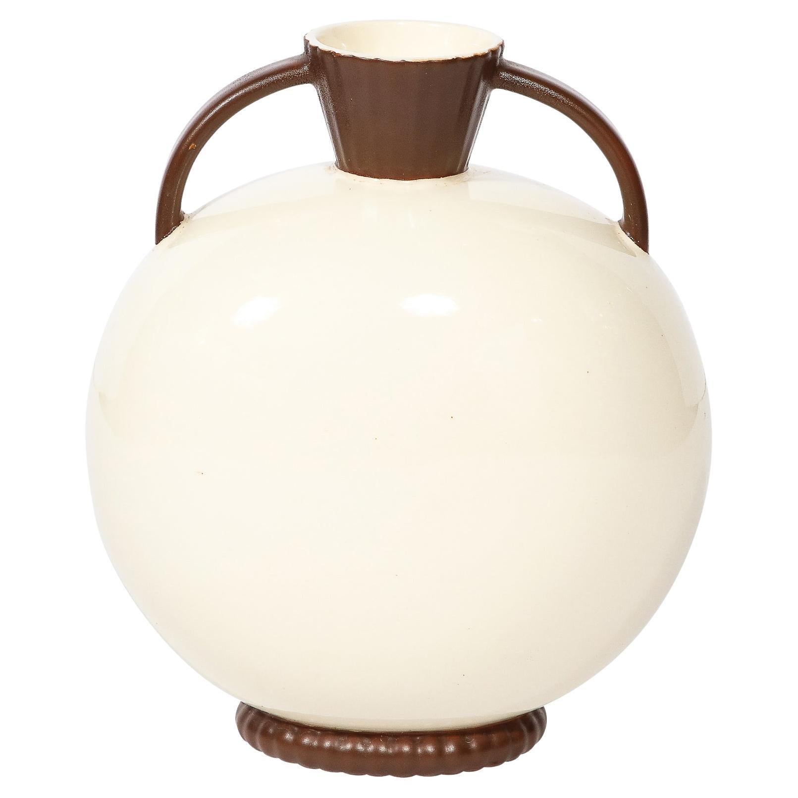 Vase Art déco tchécoslovaque fabriqué à la main en céramique crème et caoutchouc par Royal Crown