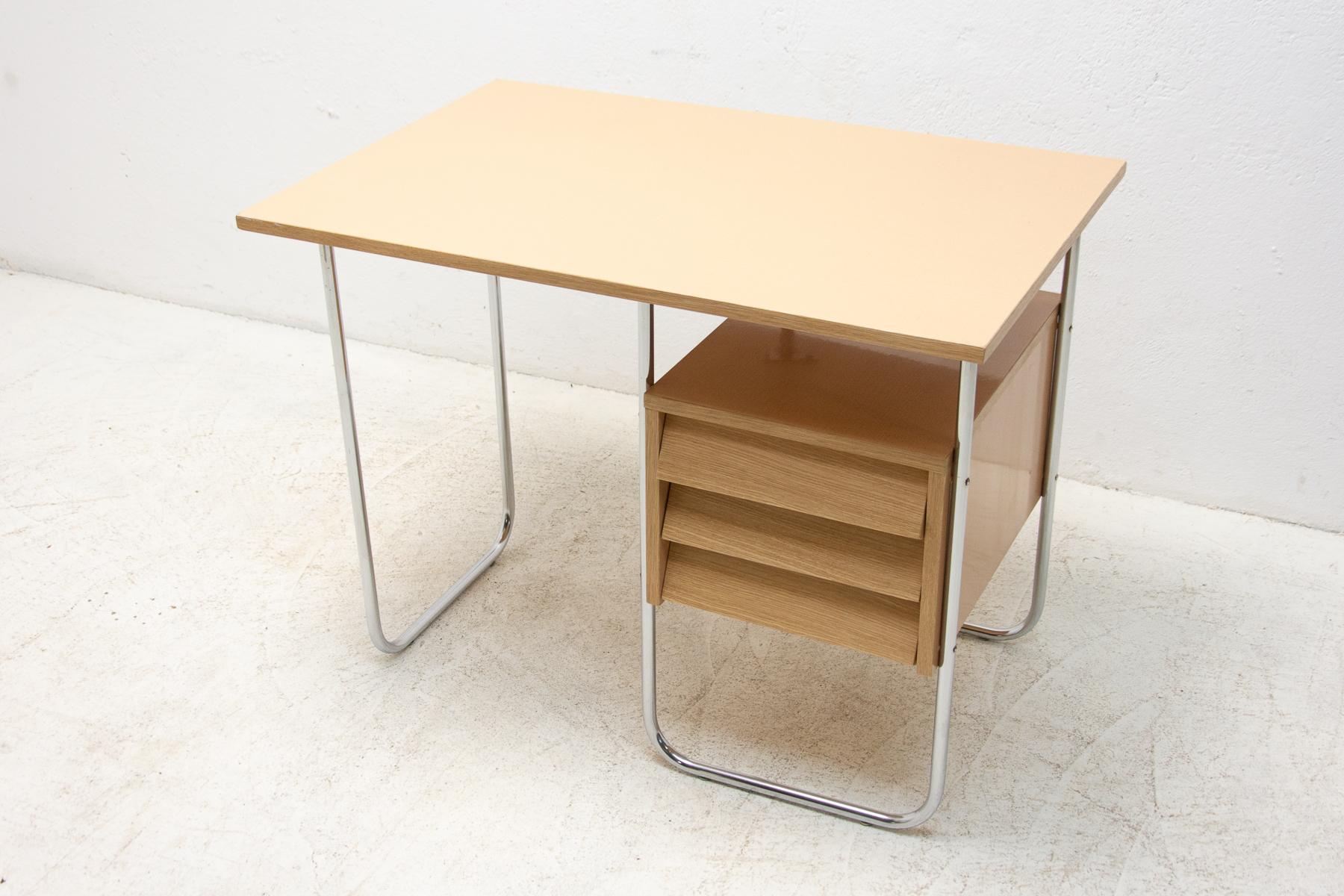 Czechoslovak Midcentury Chrome and Formica Writing Desk, 1950s, Czechoslovakia For Sale 11