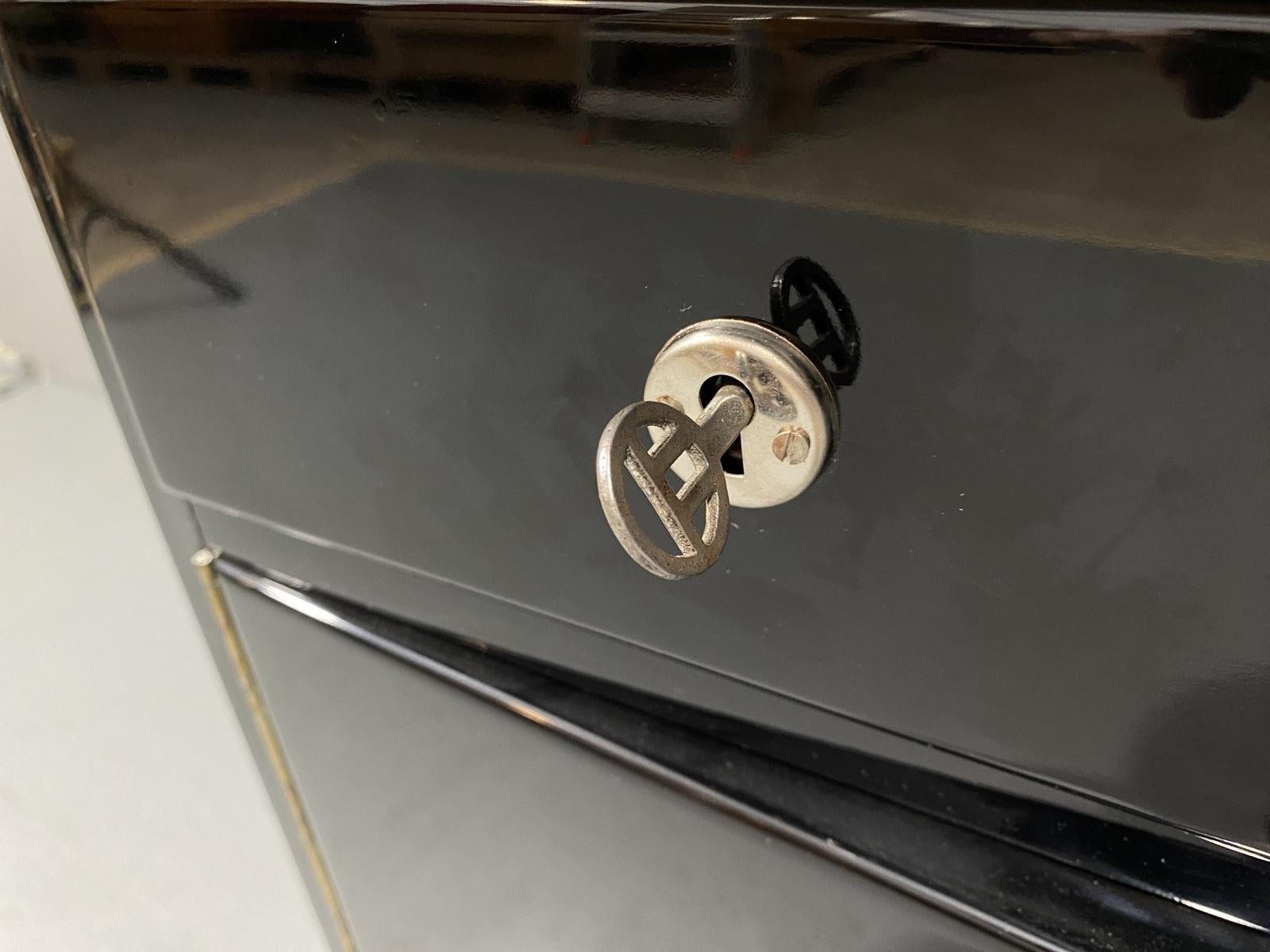 Escritorio modernista checoslovaco de cromo y madera, años 50, Europa en venta 7