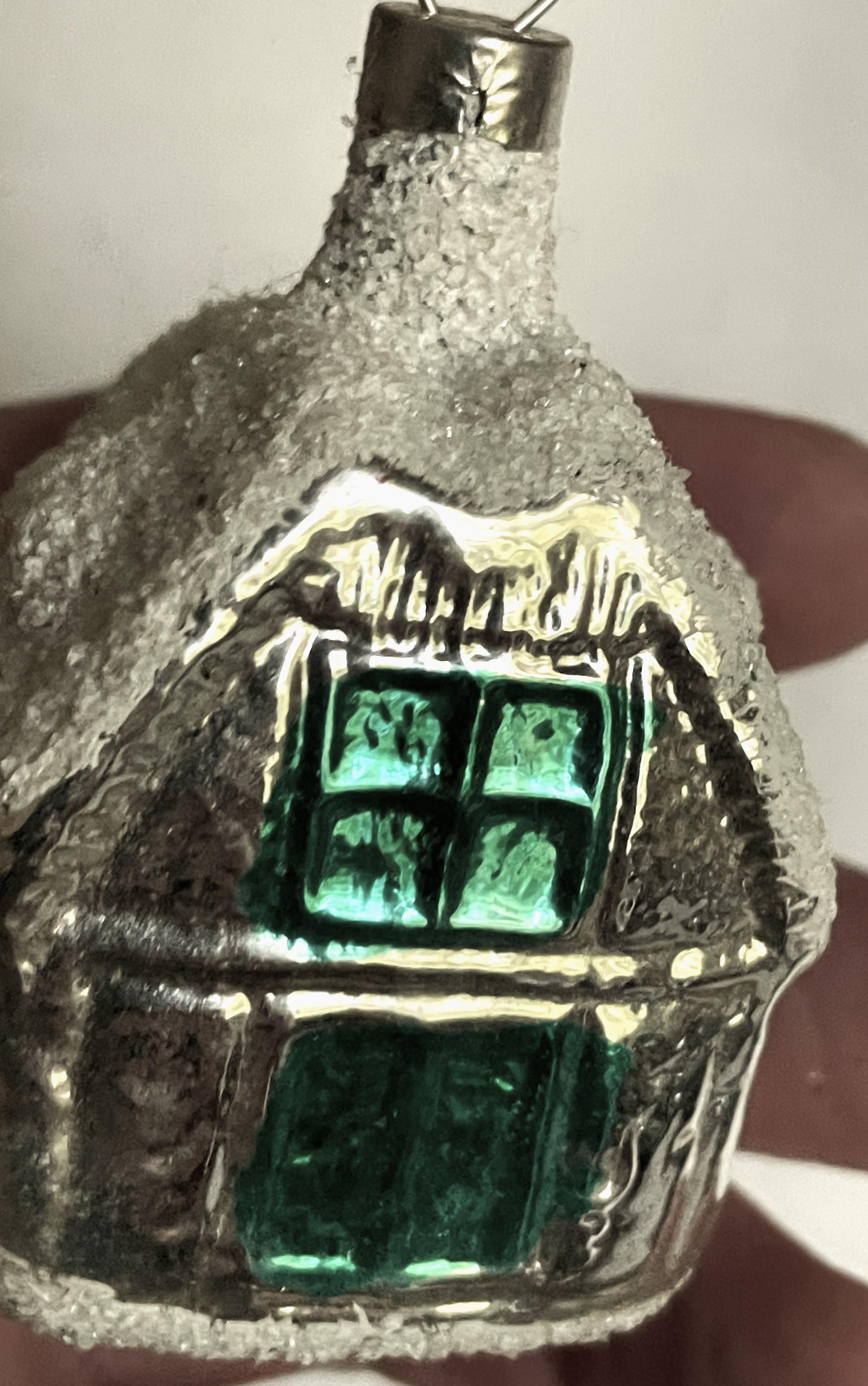 Checoslovaquia Casa/Cabaña Adorno de cristal de mercurio soplado a mano para árbol de Navidad en Bueno estado para la venta en Clifton Forge, VA
