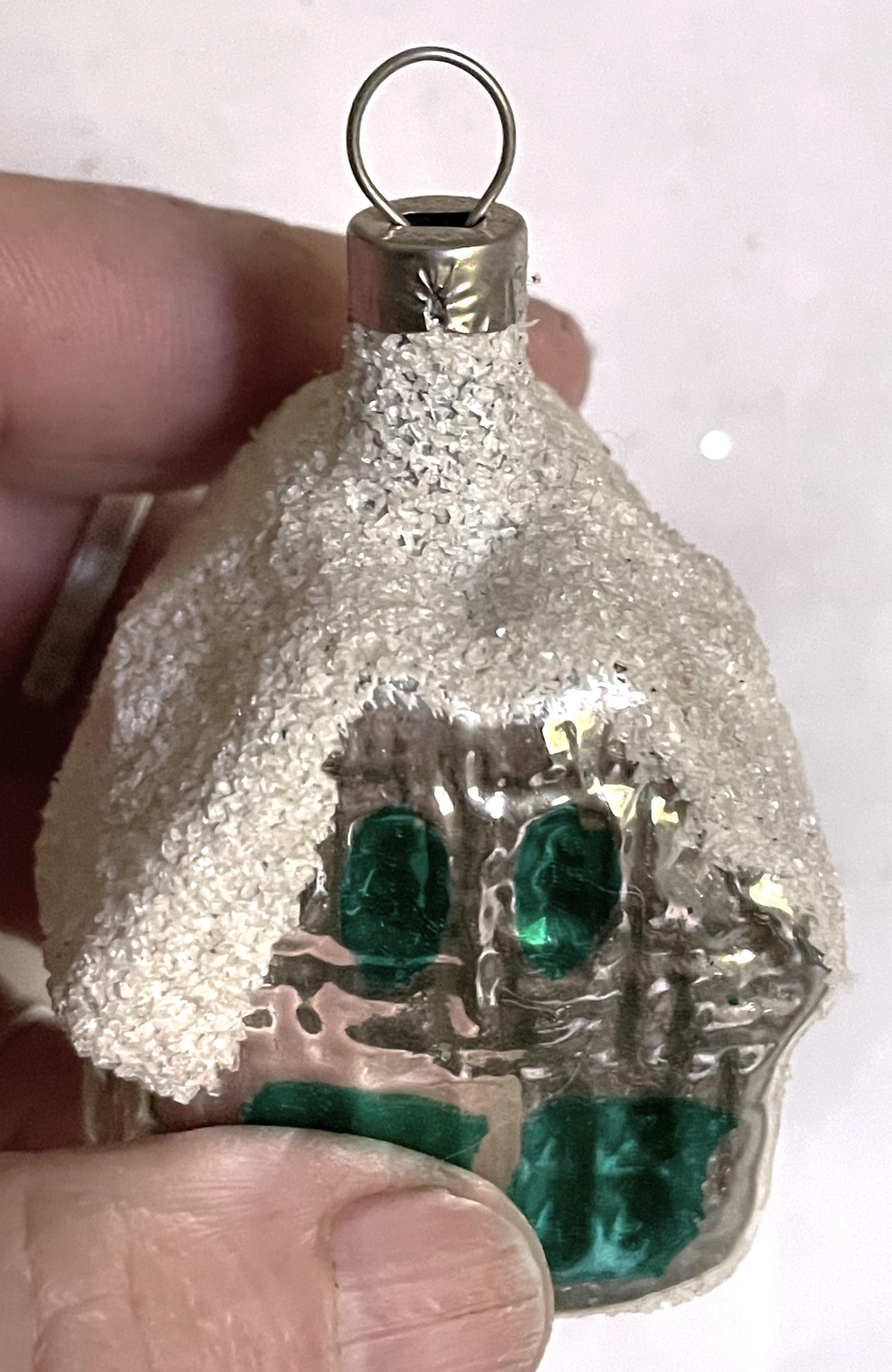 Checoslovaquia Casa/Cabaña Adorno de cristal de mercurio soplado a mano para árbol de Navidad siglo XX en venta