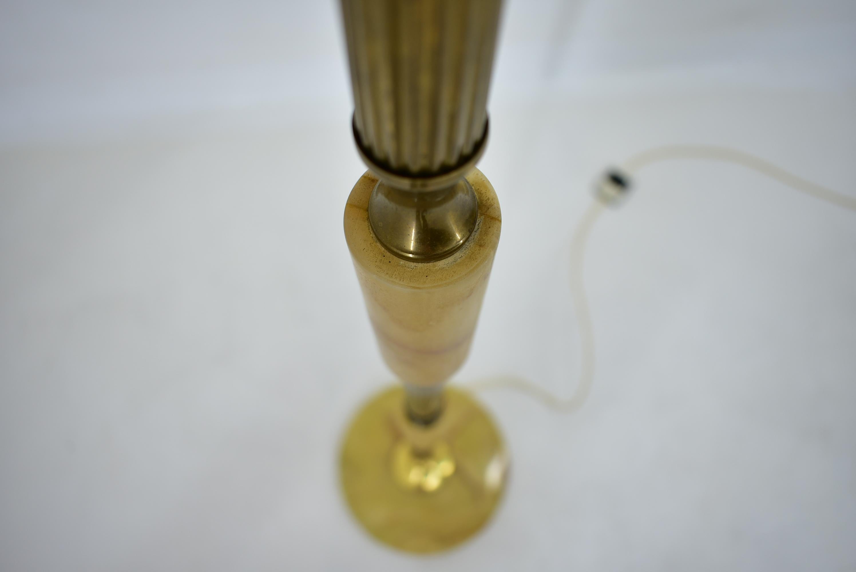 Czechoslovakia Mid-Century Floor Lamp in Alabaster and Brass, 1950s For Sale 3