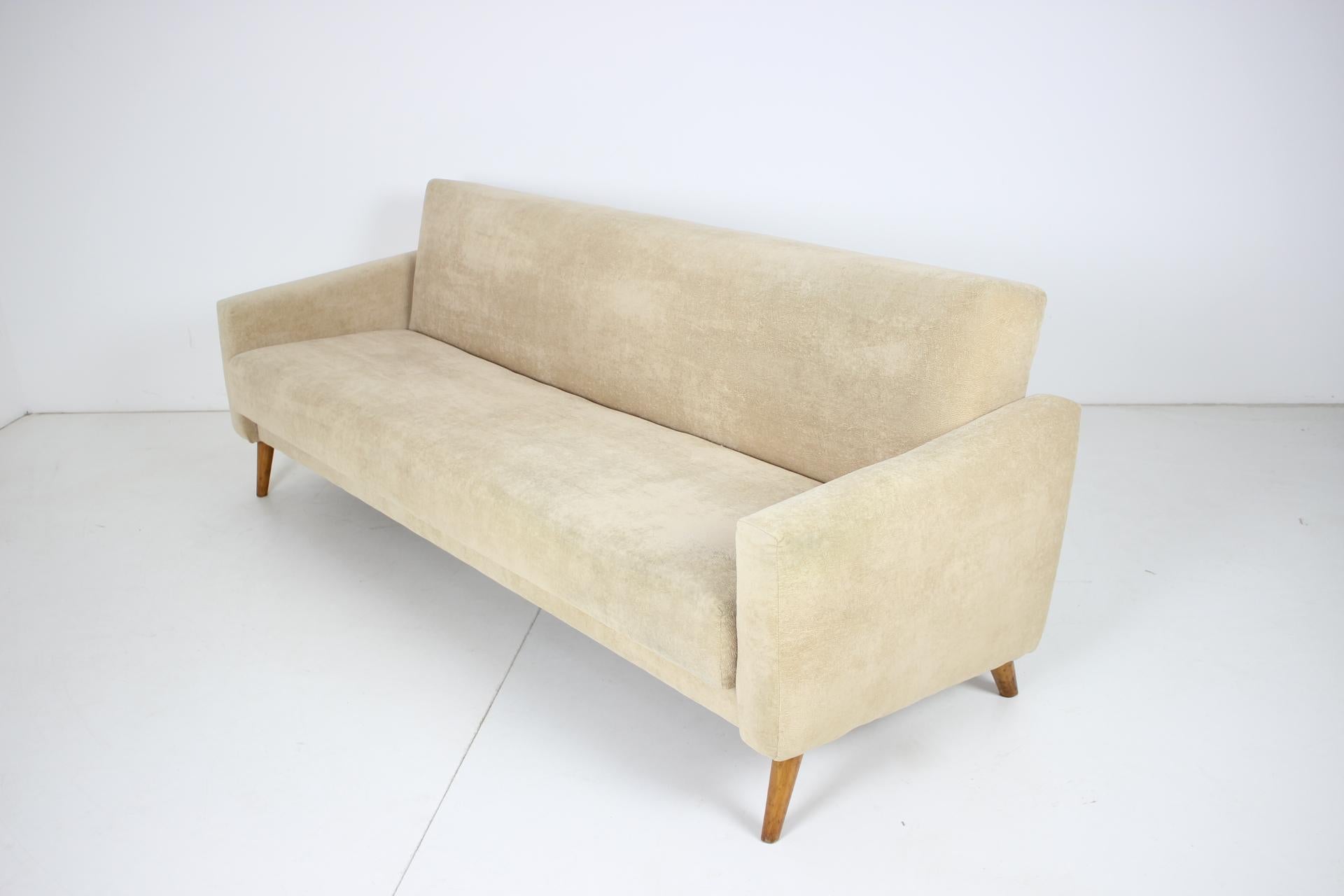 Czechoslovakia Stylish Adjustable 3-Seat Sofa, 1960‘s 6