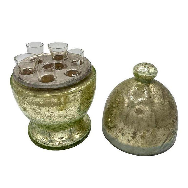 Juego de Huevo decantador y chupito de cristal de mercurio checoslovaco Art Decó Latón en venta