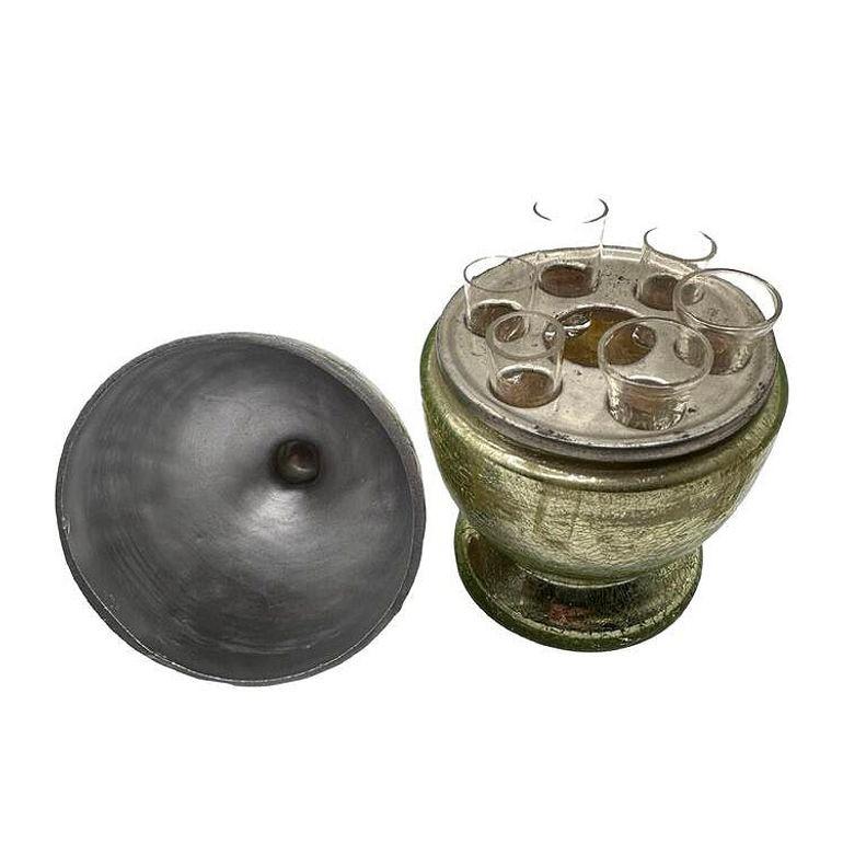 Juego de Huevo decantador y chupito de cristal de mercurio checoslovaco Art Decó en venta 1