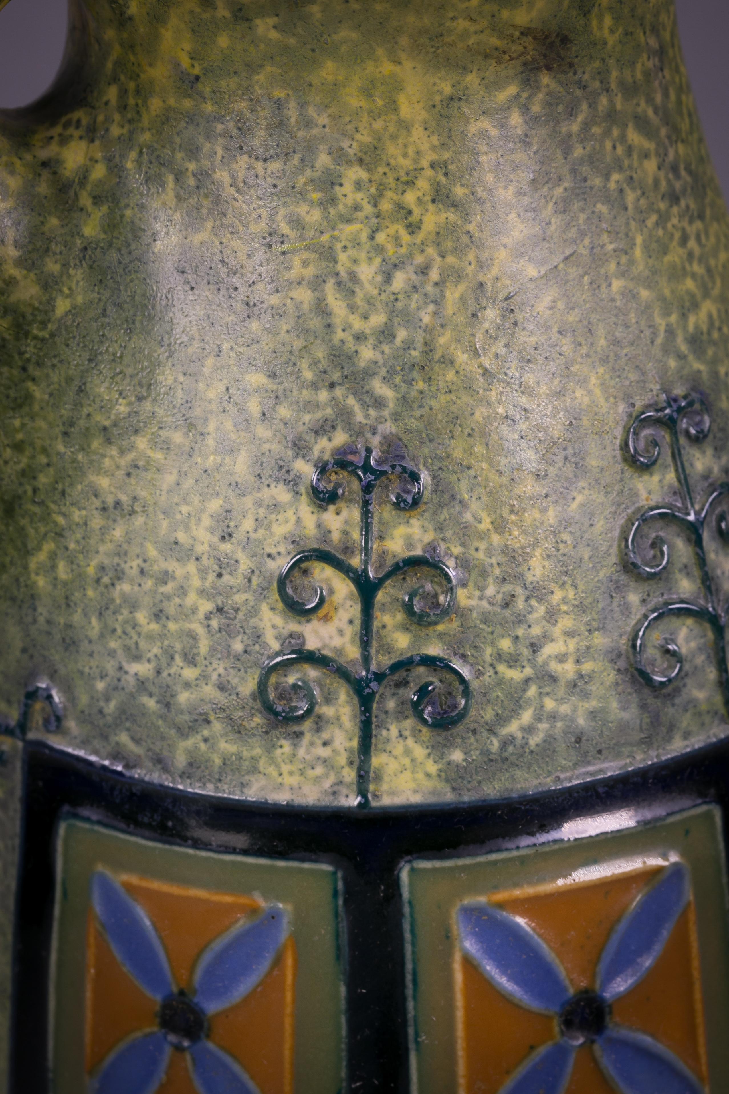 Tschechoslowakischer glasierter Steingutkrug, Amphora, um 1925 (Tschechisch) im Angebot