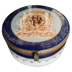 Boîte à bijoux tchécoslovaque ronde en porcelaine peinte à la main