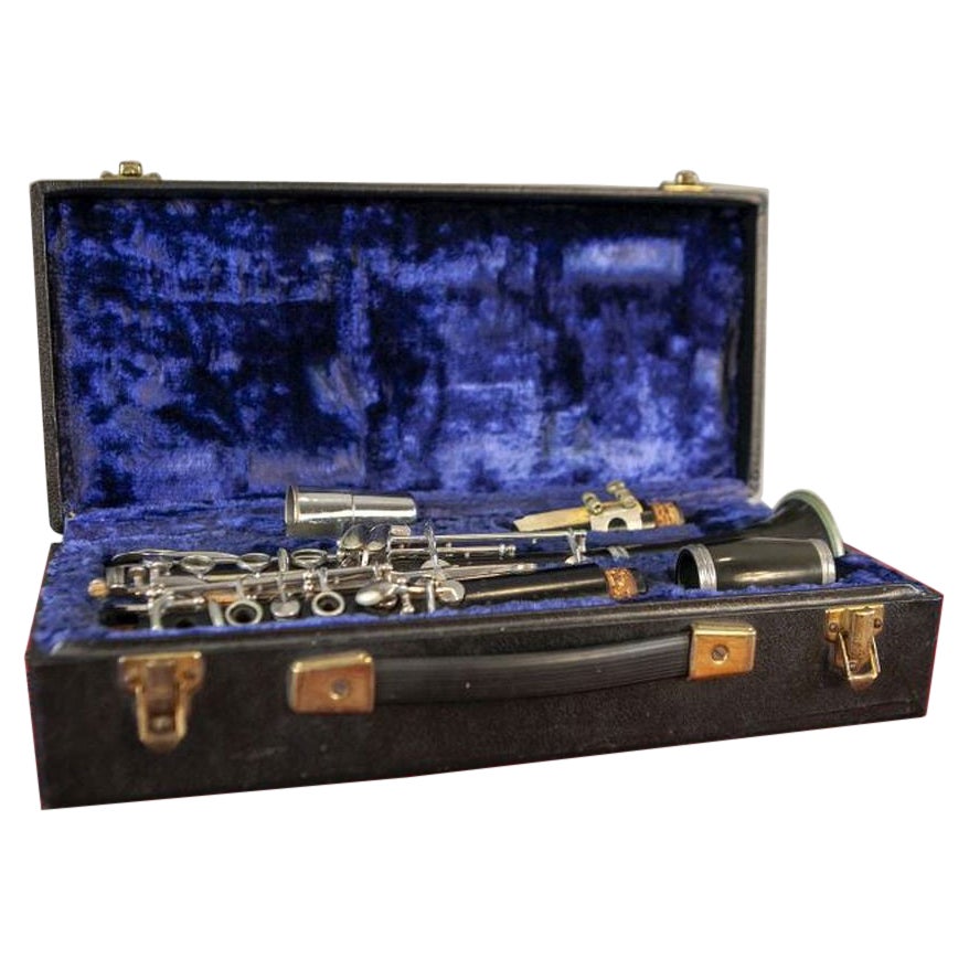 Czechoslovakian Lignatone Clarinet From the Mid. 20th Century For Sale