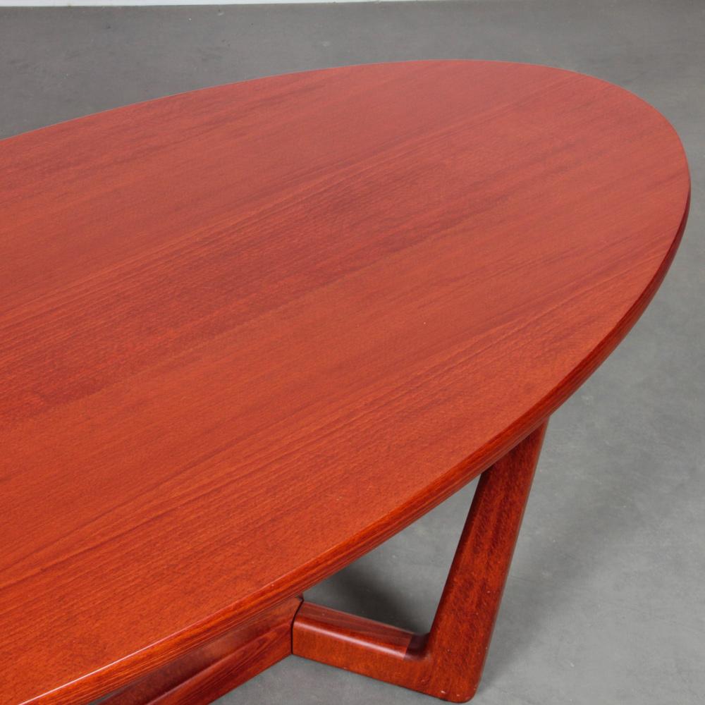 Table ovale tchécoslovaque Venesa pour Dřevotvar, 1970 Bon état - En vente à MONTESSON, FR