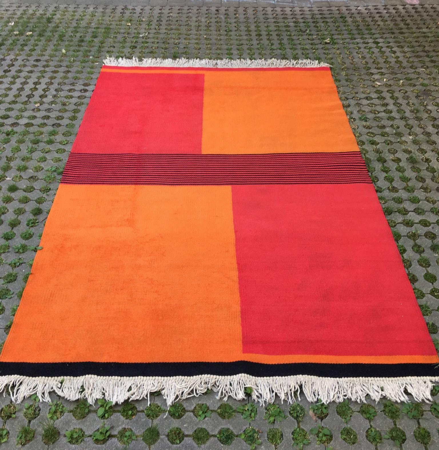 A rug produced in former Czechoslovakia. Designed by Antonin Kybal in the early 1930s. Made of hand-knotted sheep wool. The carpet was cleaned. Very nice vintage condition.