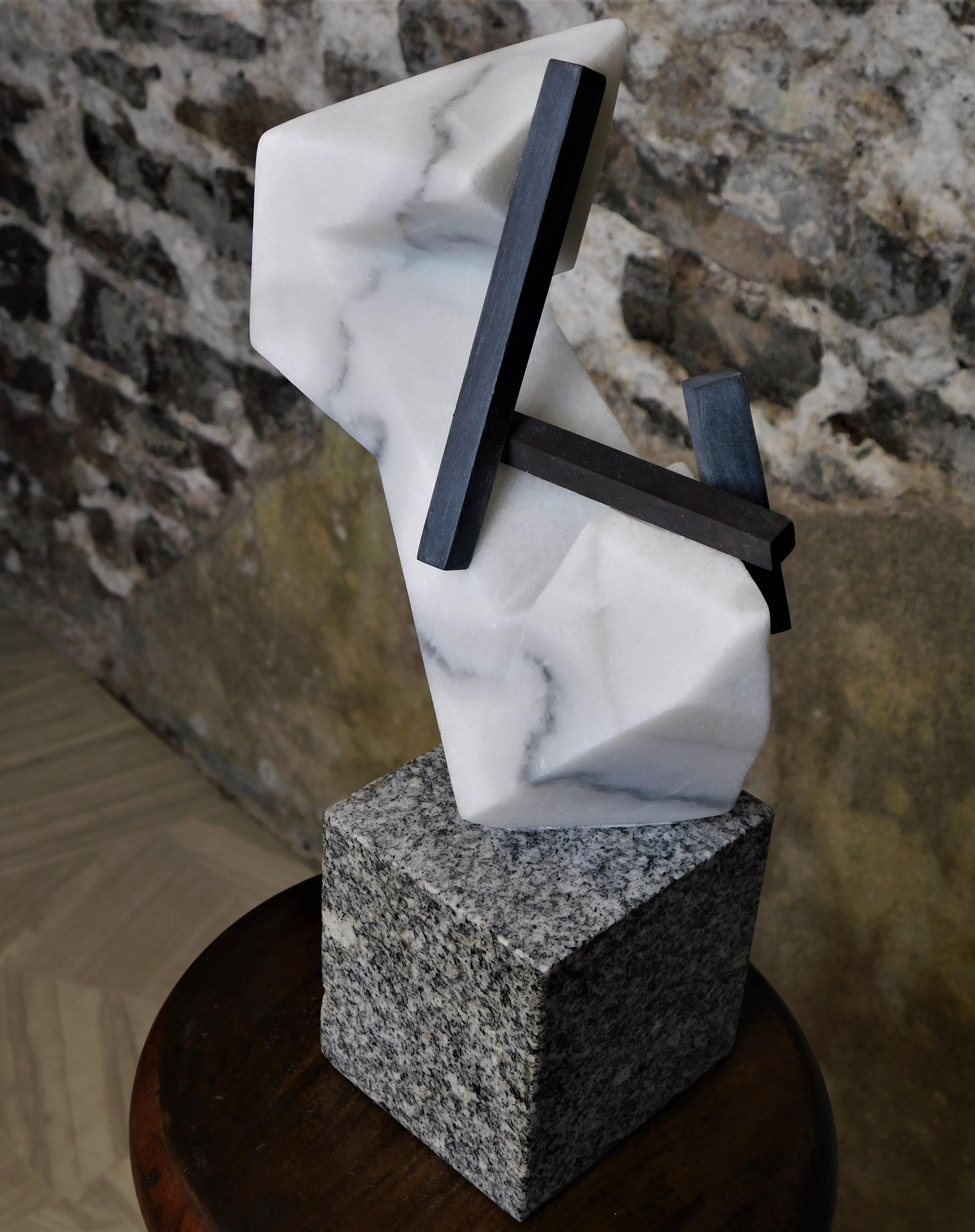 Czeslaw Budny Moderne abstrakte Konstruktivistische Marmorskulptur Steinsockel signiert im Angebot 3