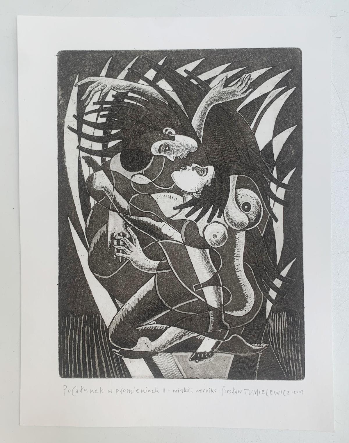 Stampa all'acquaforte con vernice morbida in bianco e nero dell'artista polacco Czeslaw Tumielewicz. L'opera d'arte raffigura due persone che si baciano. Sono raffigurati in uno stile piuttosto cubistico. Il titolo di questa stampa è 