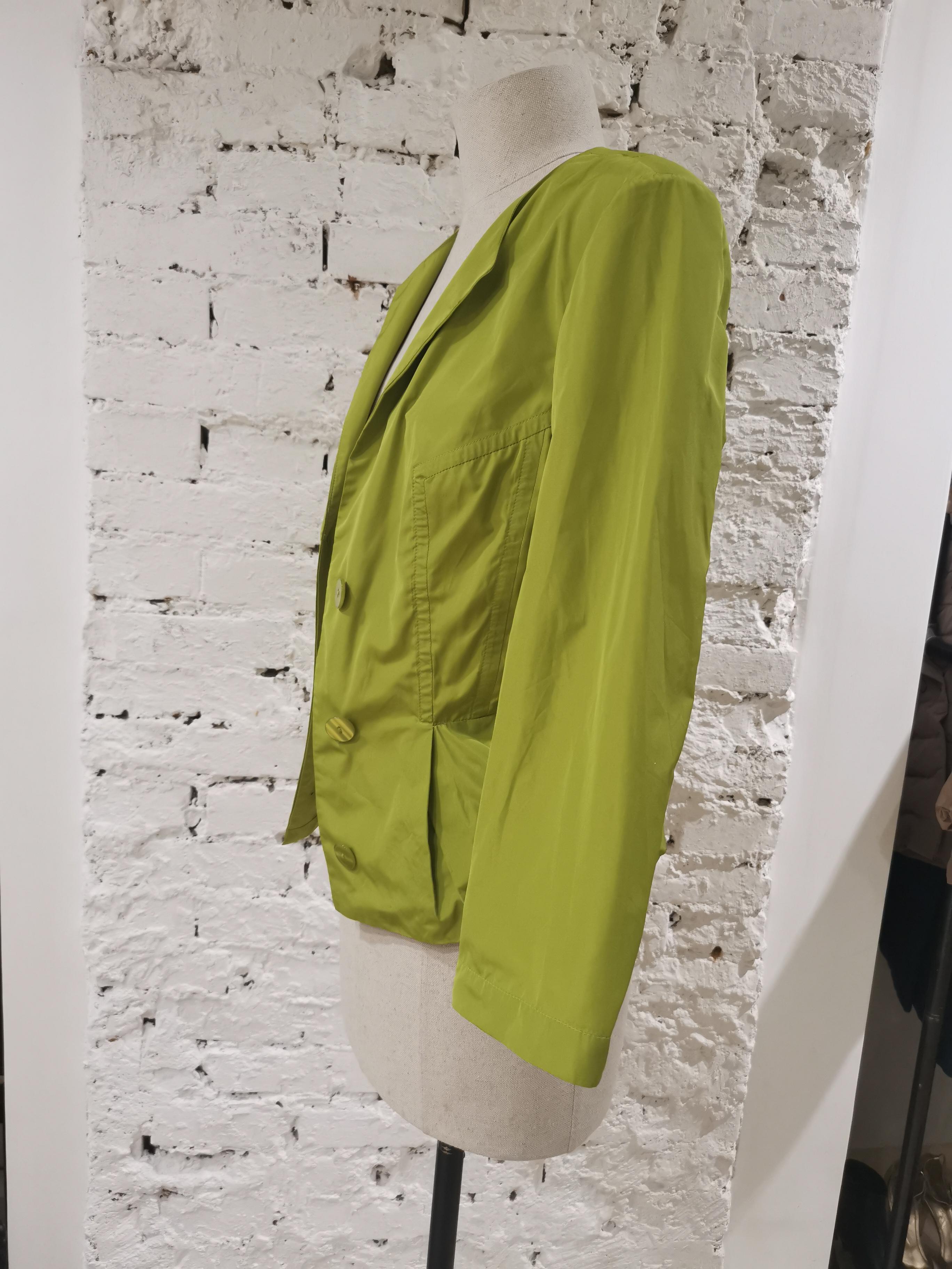 D. Exterior green jacket
totally made in italy in size 44
composition: polyestere