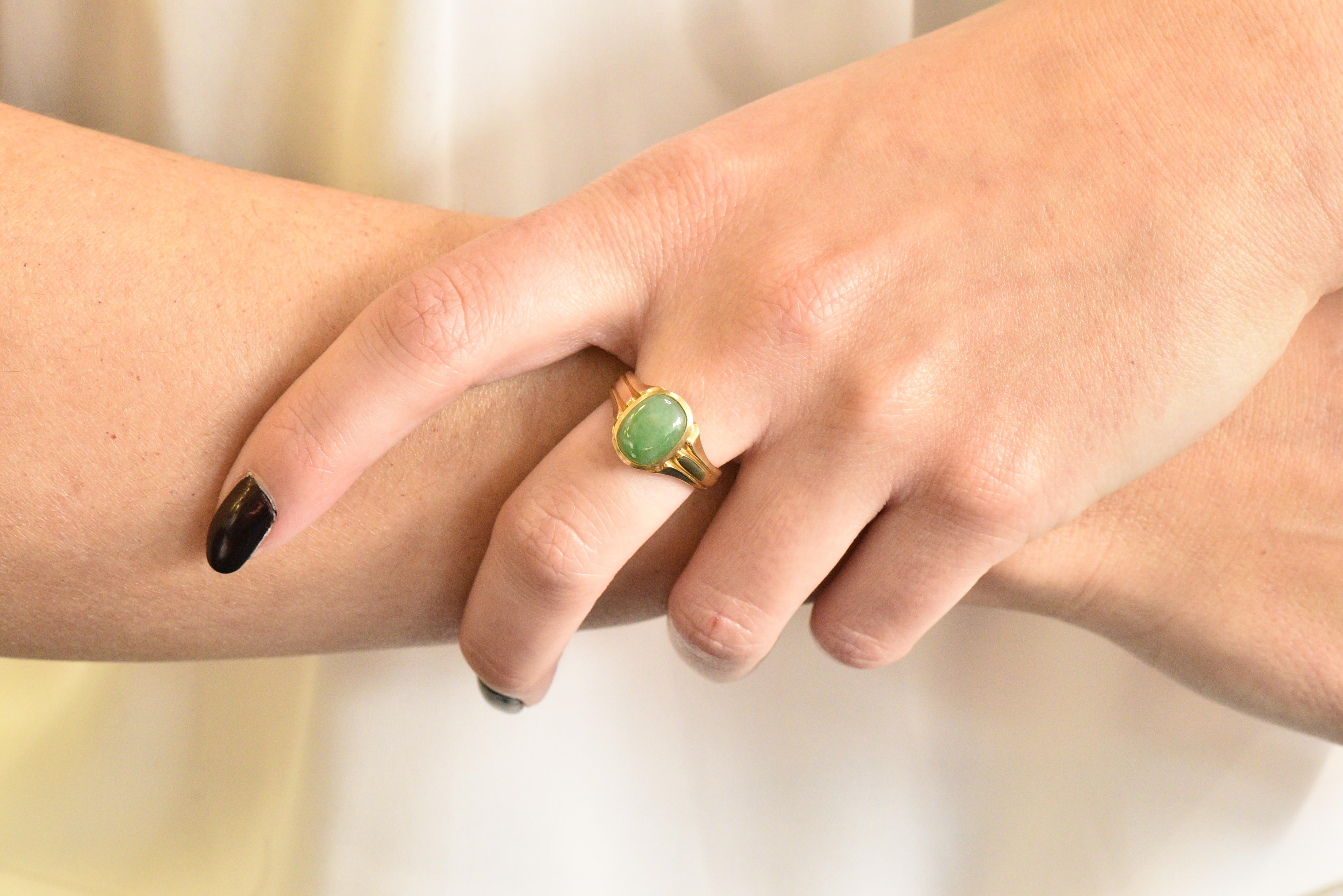 D & F Victorian Jadeite Jade 18 Karat Gold Unisex Ring GIA 3