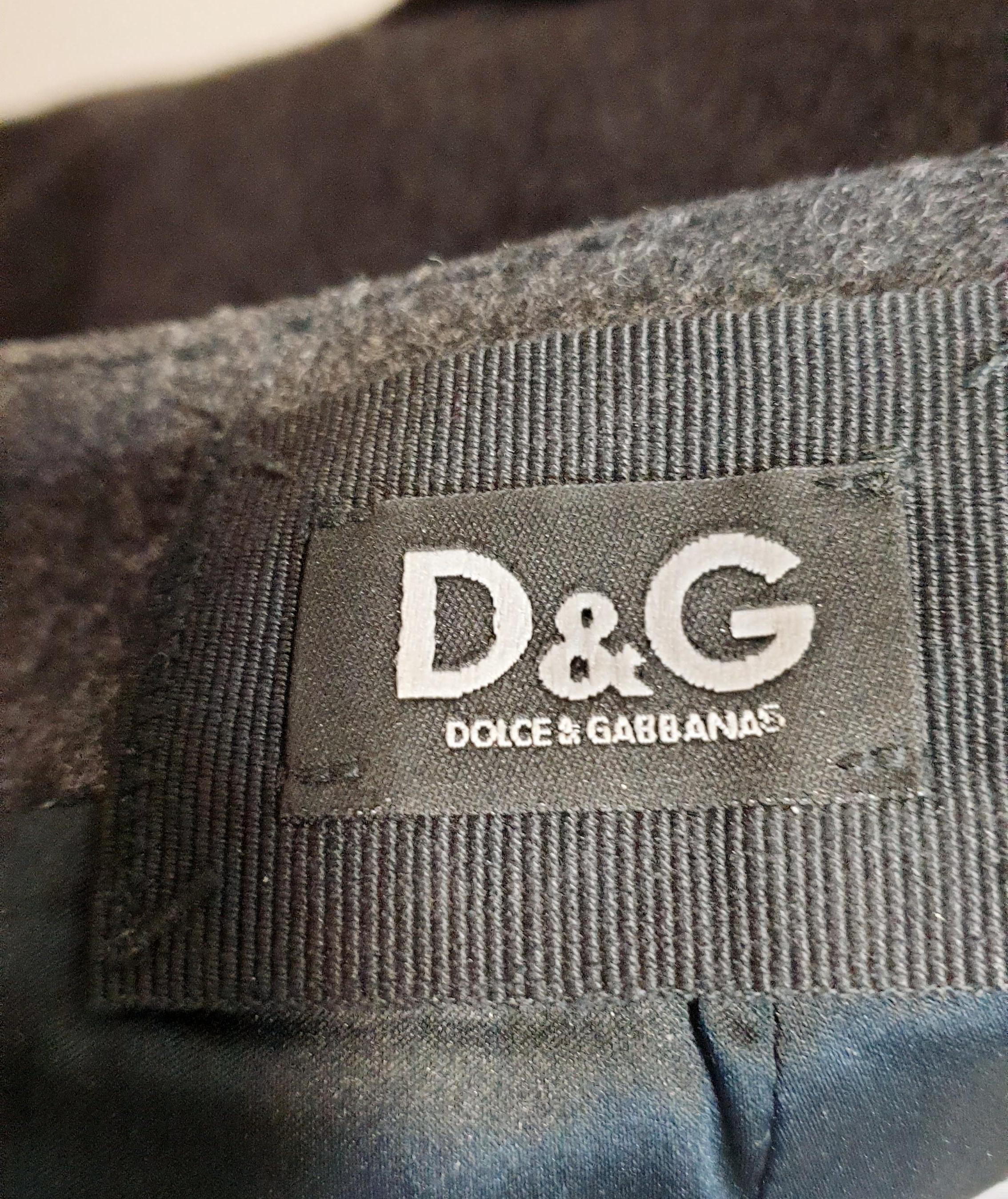 Women's D& G Dolce & Gabbana strech wool ensemble top & skirt For Sale