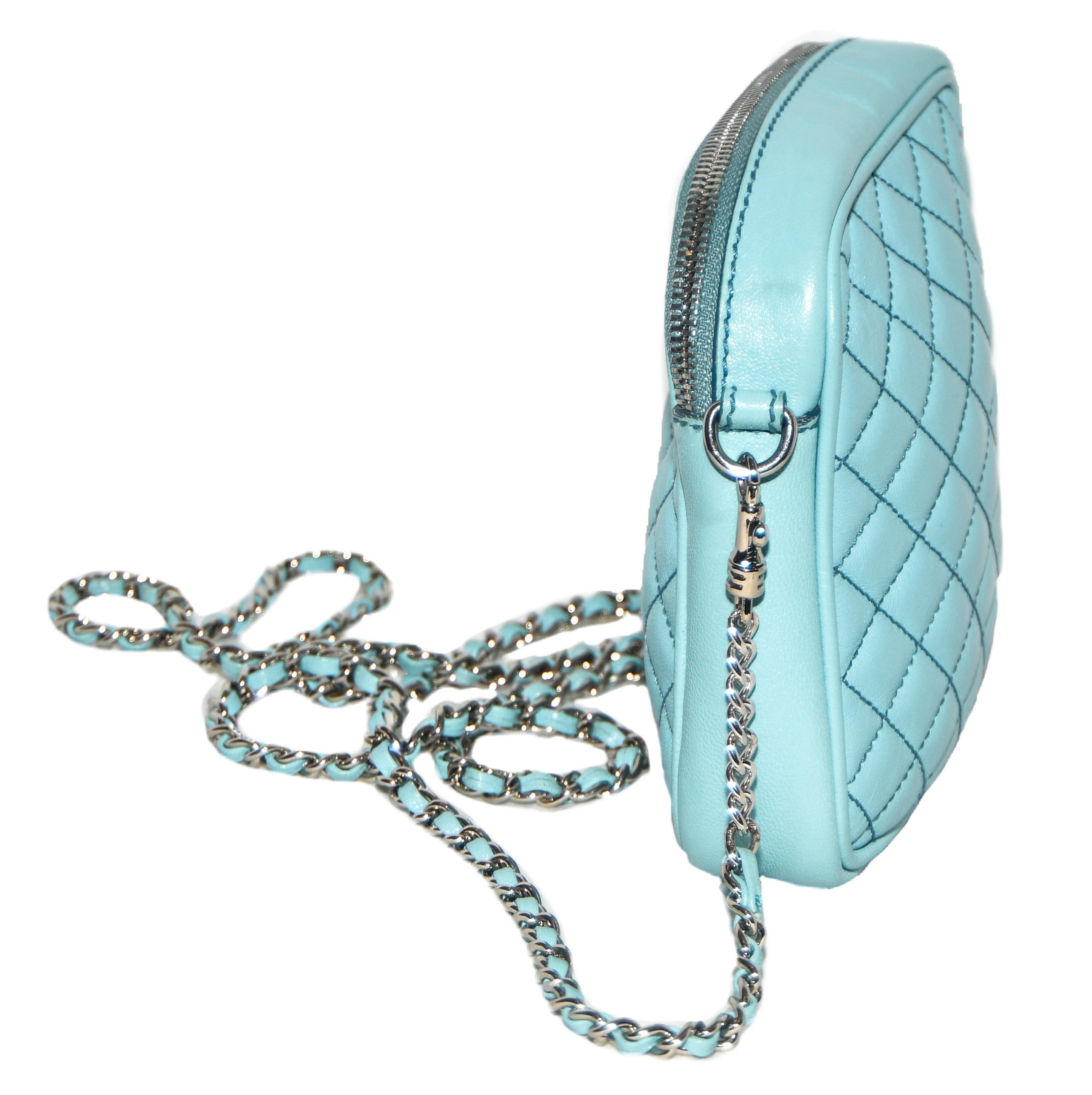 D & G Turquoise Lily Glam Quilted Cross Body Bag In Excellent Condition For Sale In Palm Beach, FL