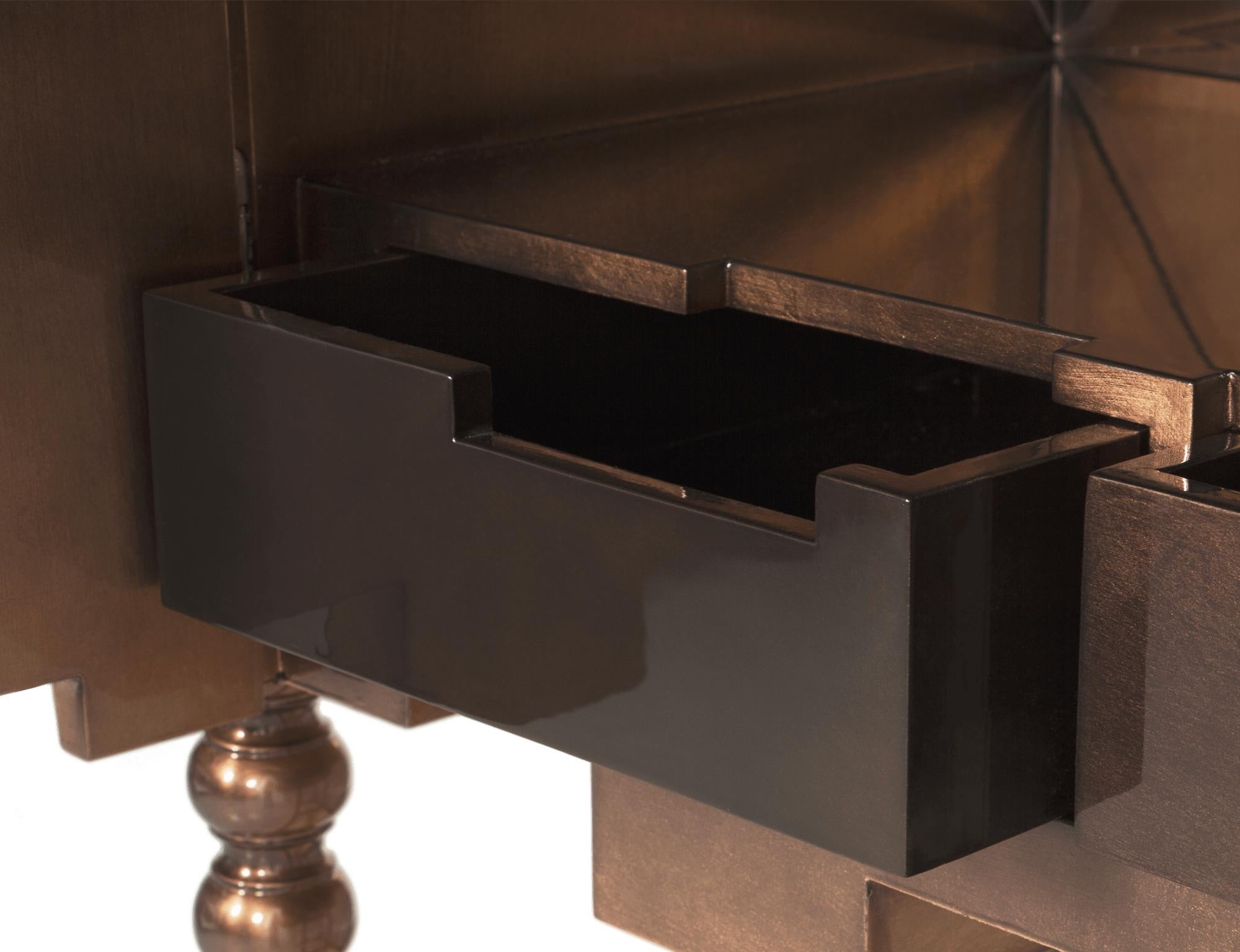 Bois Meuble de rangement D. Heritage, carreaux peints à la main, bois et acajou - Boca do Lobo en vente