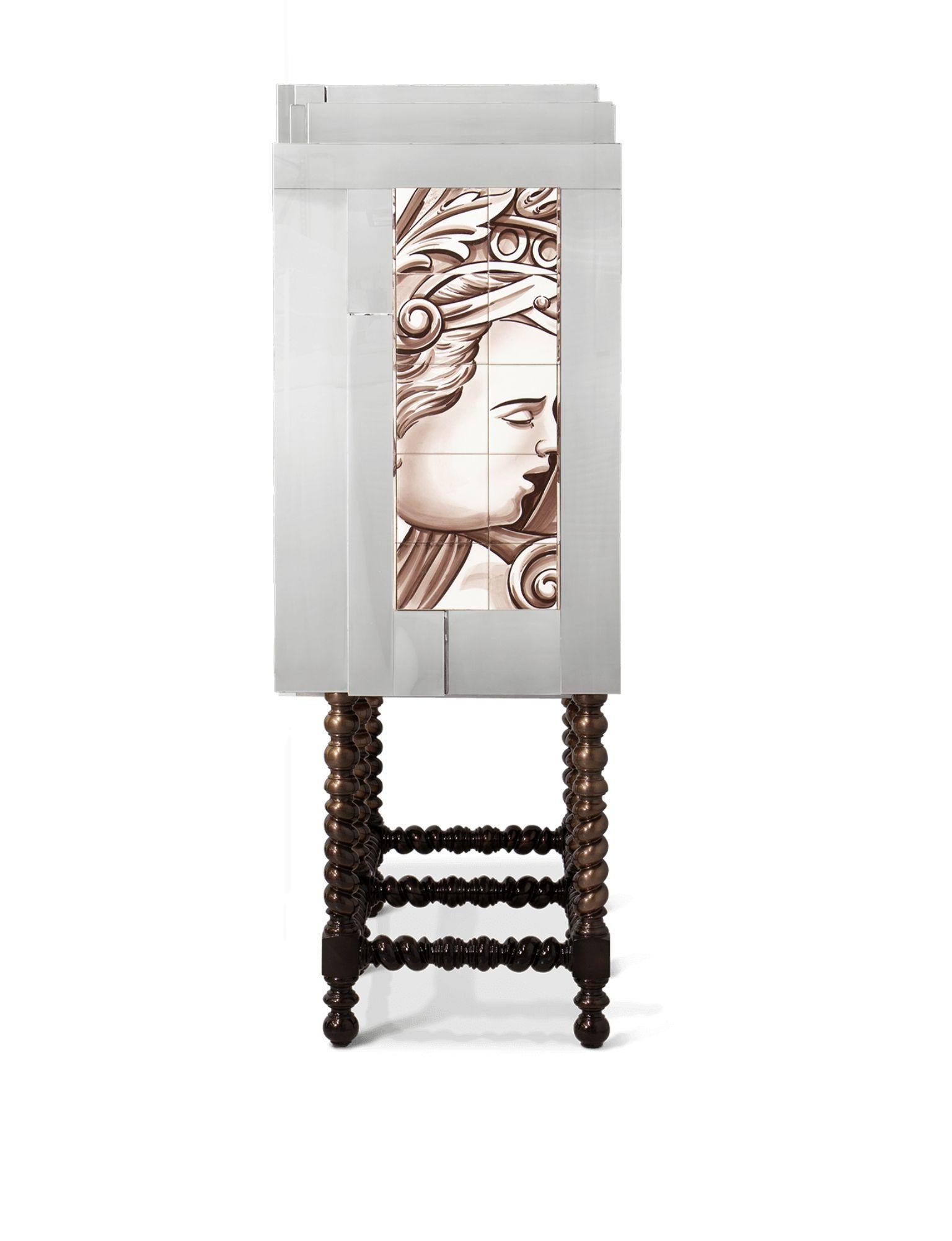 Sculpté à la main Meuble de rangement D. Heritage, carreaux peints à la main, bois et acajou - Boca do Lobo en vente